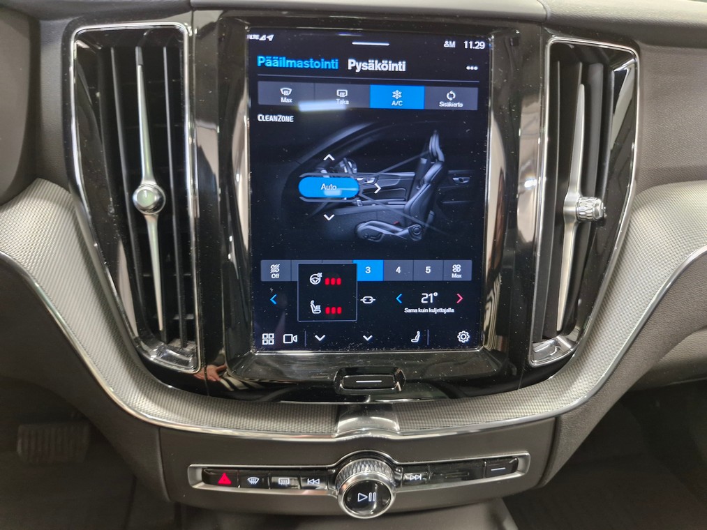 Volvo XC60 T8 AWD LONG RANGE PLUS DARK TAKUU 24KK/40TKM