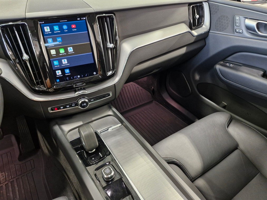 Volvo XC60 T8 AWD LONG RANGE PLUS DARK TAKUU 24KK/40TKM