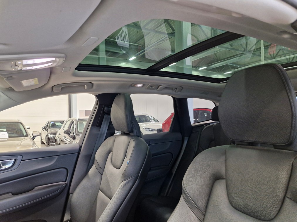Volvo XC60 T8 AWD LONG RANGE PLUS DARK TAKUU 24KK/40TKM