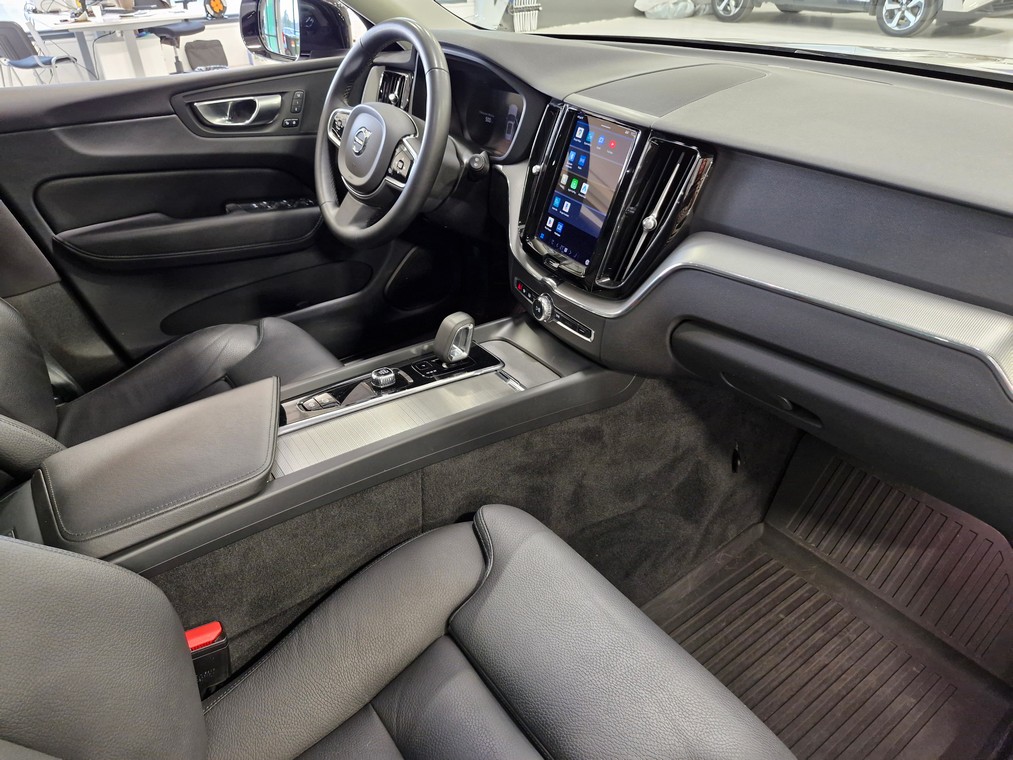 Volvo XC60 T8 AWD LONG RANGE PLUS DARK TAKUU 24KK/40TKM