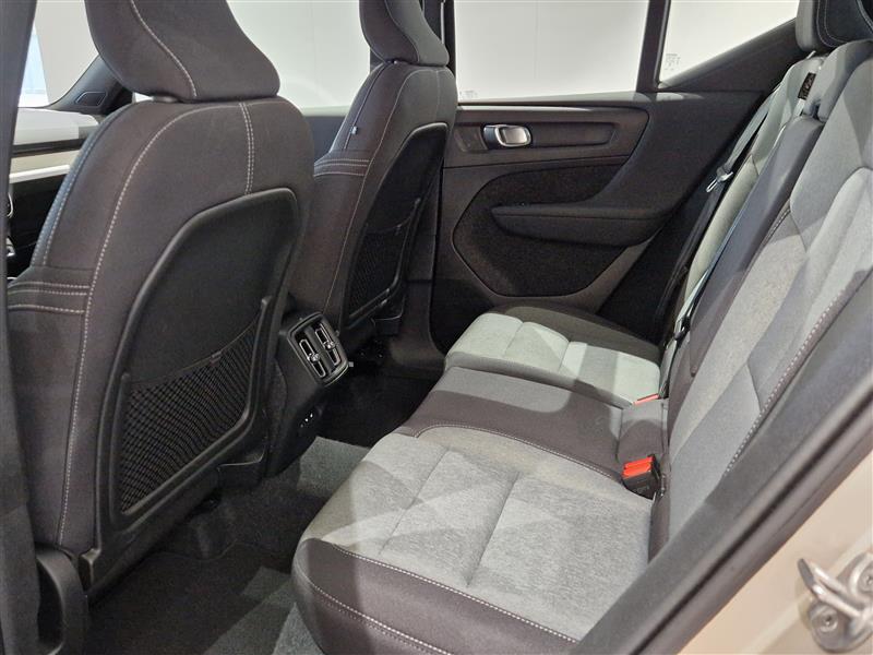 Volvo XC40 B4 AWD MHEV PLUS BRIGHT AUT TAKUU 24KK/40TKM