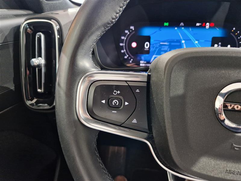 Volvo XC40 B4 AWD MHEV PLUS BRIGHT AUT TAKUU 24KK/40TKM