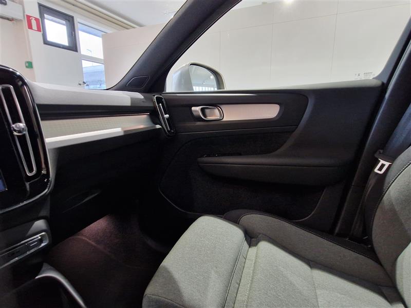 Volvo XC40 B4 AWD MHEV PLUS BRIGHT AUT TAKUU 24KK/40TKM