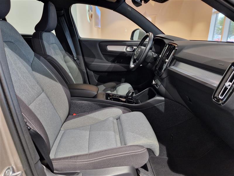 Volvo XC40 B4 AWD MHEV PLUS BRIGHT AUT TAKUU 24KK/40TKM