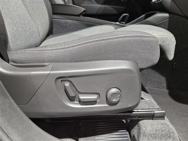 Volvo XC40 B4 AWD MHEV PLUS BRIGHT AUT TAKUU 24KK/40TKM