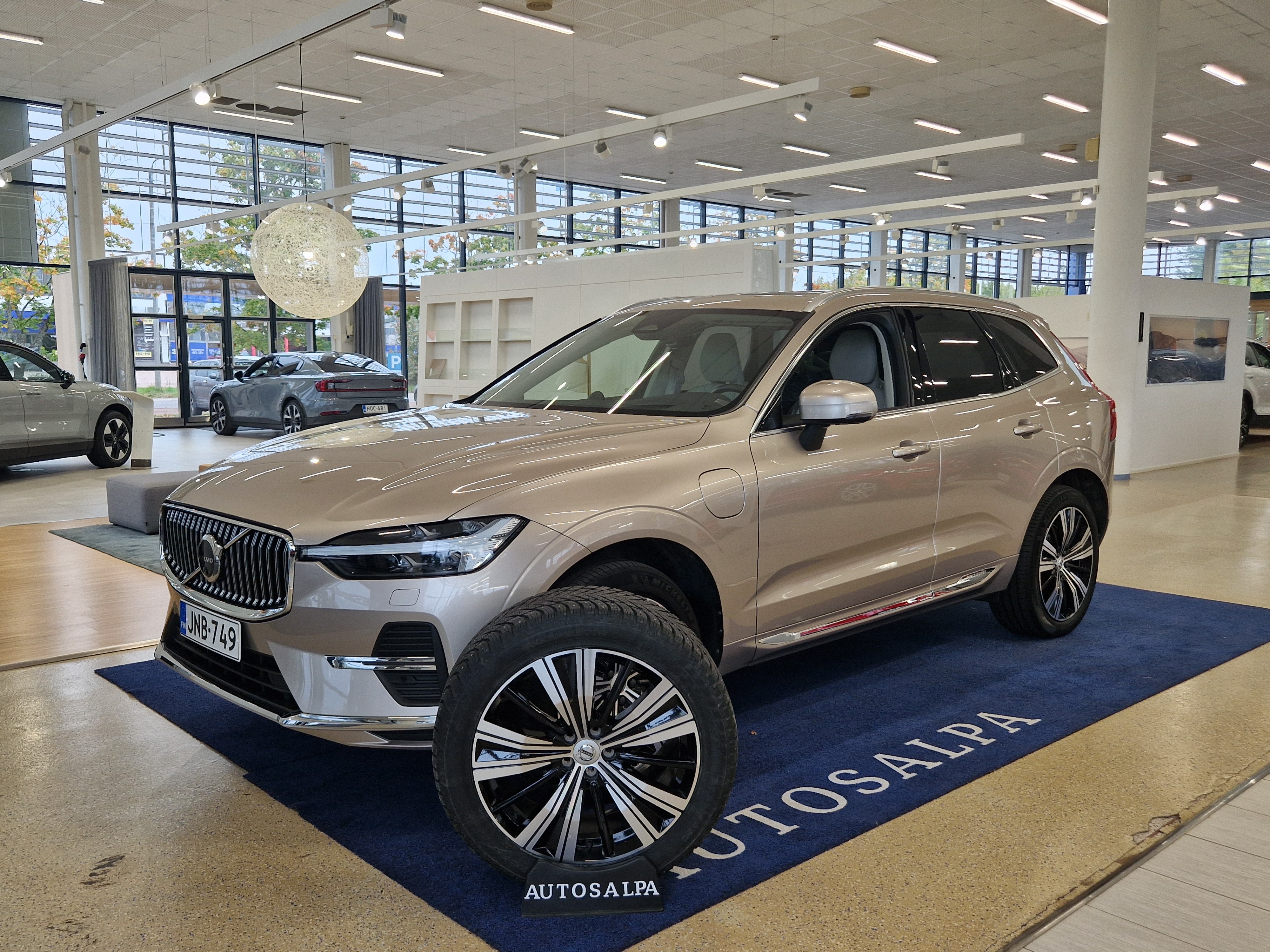 Volvo XC60 2024, photo 2/24