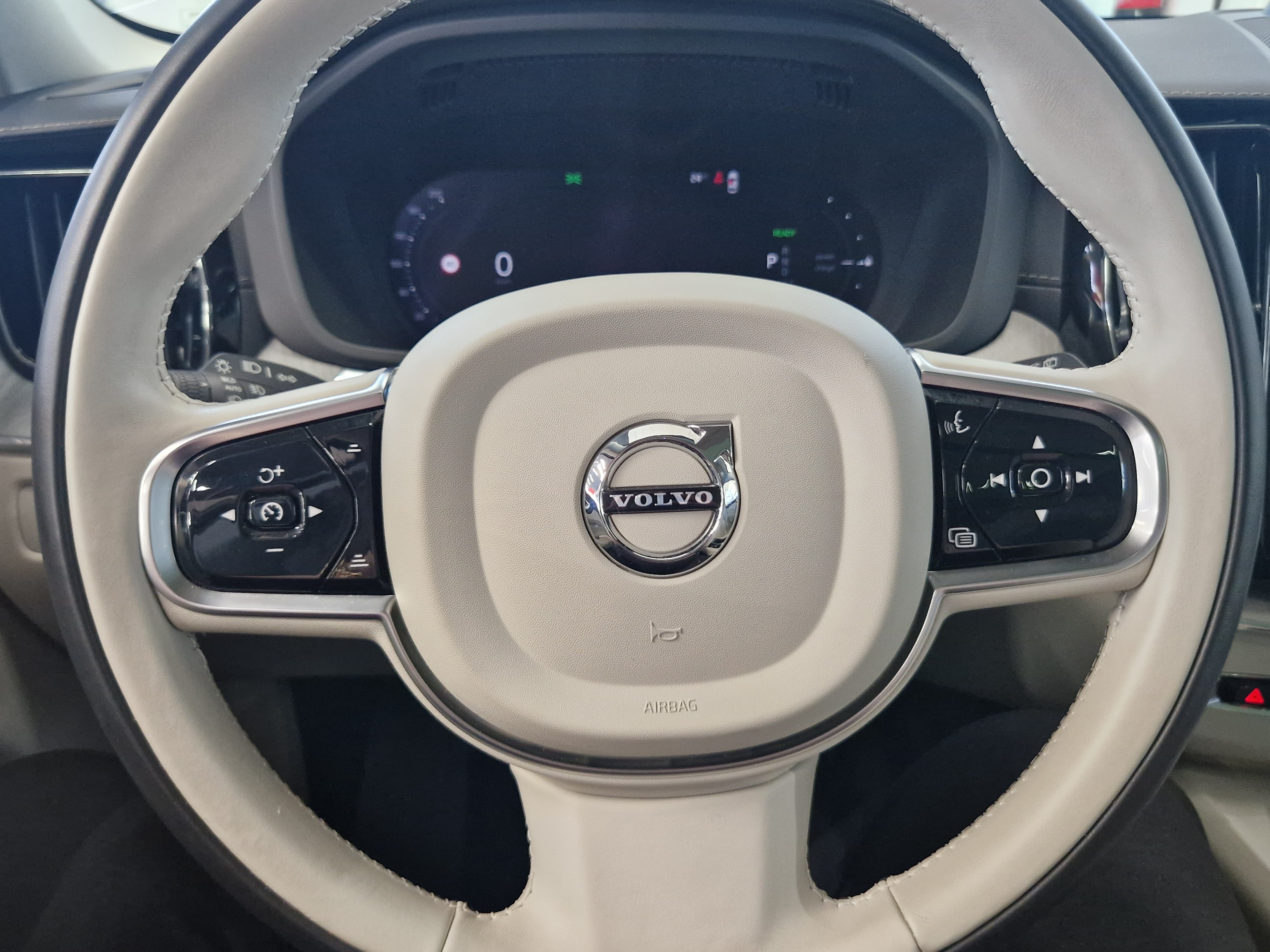 Volvo XC60 2024, photo 7/24