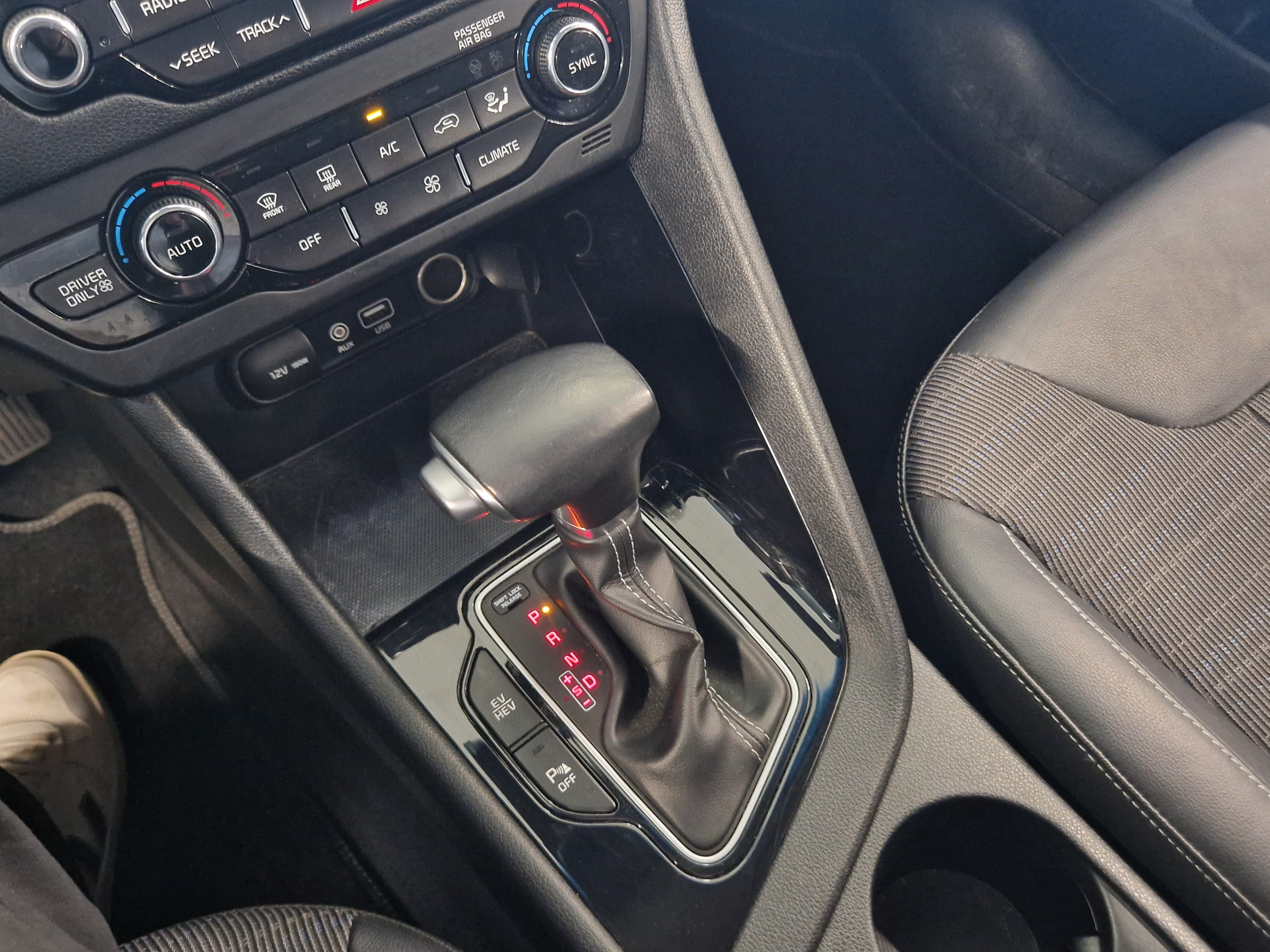 Kia NIRO PLUG-IN 1,6 GDI EX DCT