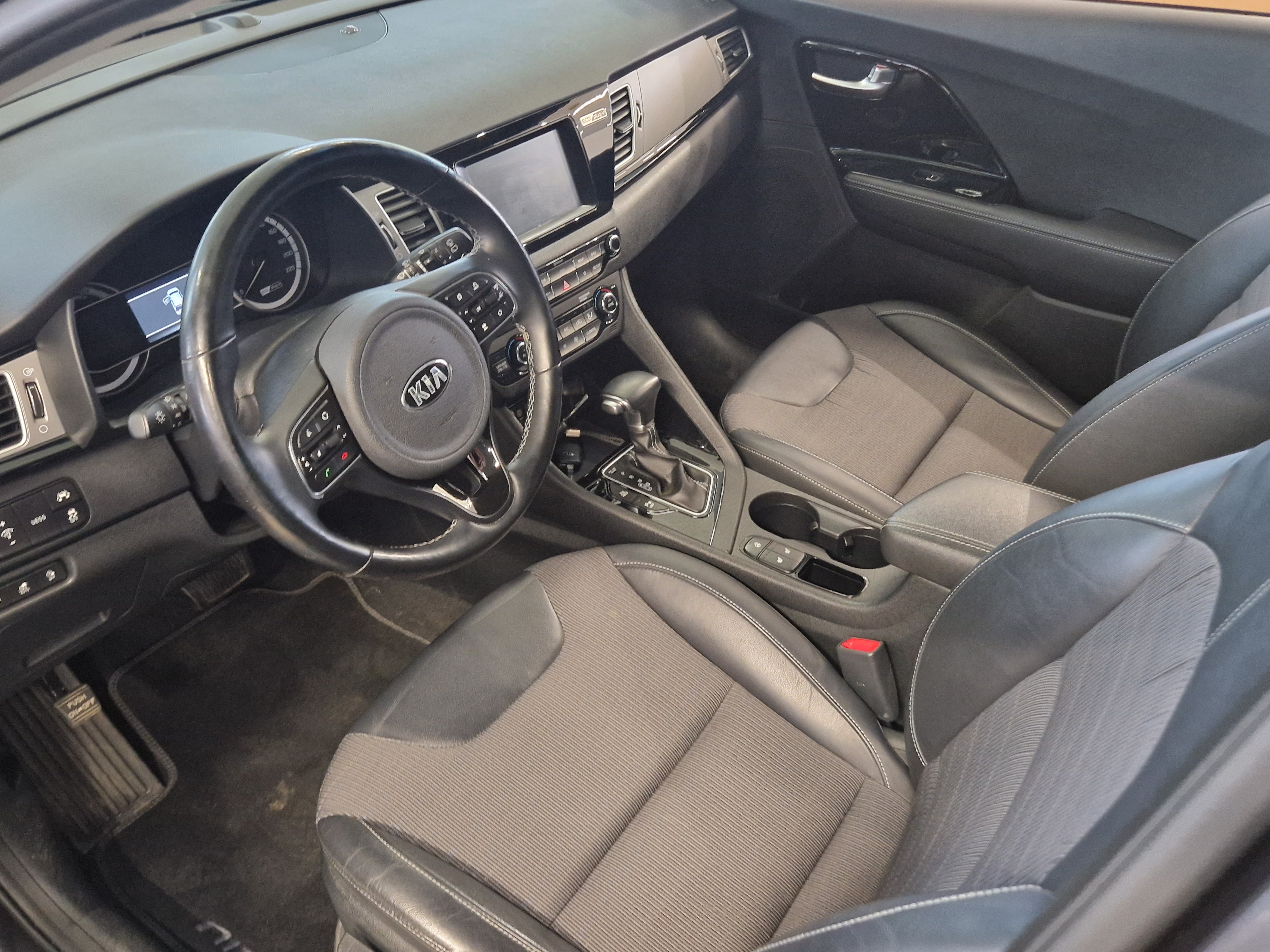 Kia NIRO PLUG-IN 1,6 GDI EX DCT