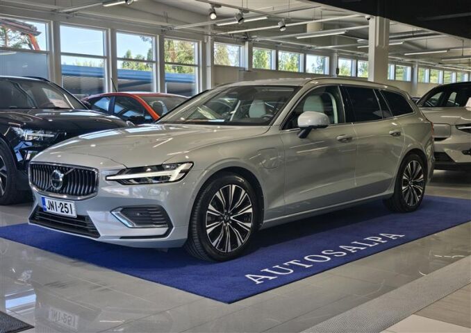 volvo V60 T6 AWD LONG RANGE PLUS PRO BRIGHT TAKUU 24KK/40TKM