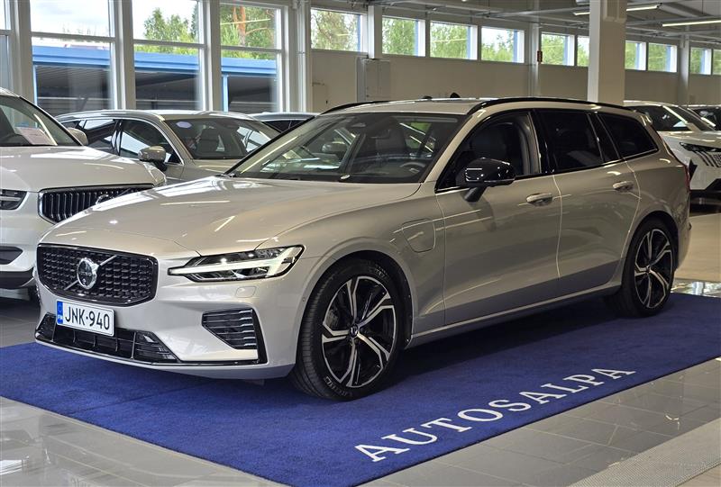 Volvo V60 T8 AWD LONG RANGE ULTRA PRO DARK TAKUU 24KK/40TKM