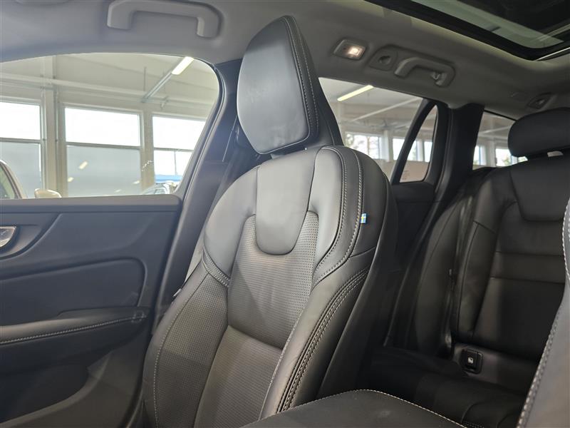 Volvo V60 T8 AWD LONG RANGE ULTRA PRO DARK TAKUU 24KK/40TKM