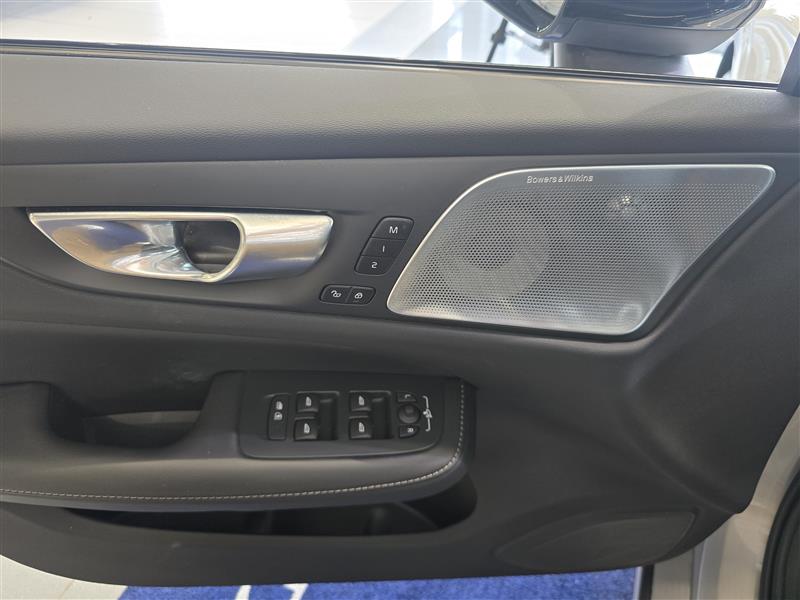 Volvo V60 T8 AWD LONG RANGE ULTRA PRO DARK TAKUU 24KK/40TKM