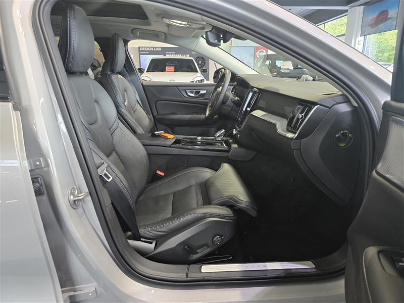 Volvo V60 T8 AWD LONG RANGE ULTRA PRO DARK TAKUU 24KK/40TKM