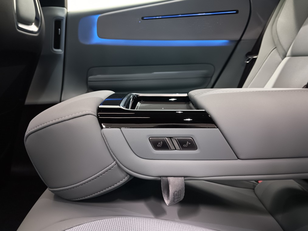 Polestar 4 LONG RANGE SINGLE MOTOR PLUS