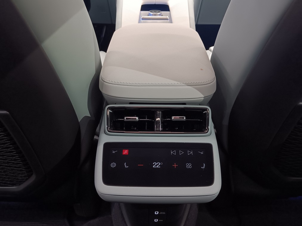 Polestar 4 LONG RANGE SINGLE MOTOR PLUS