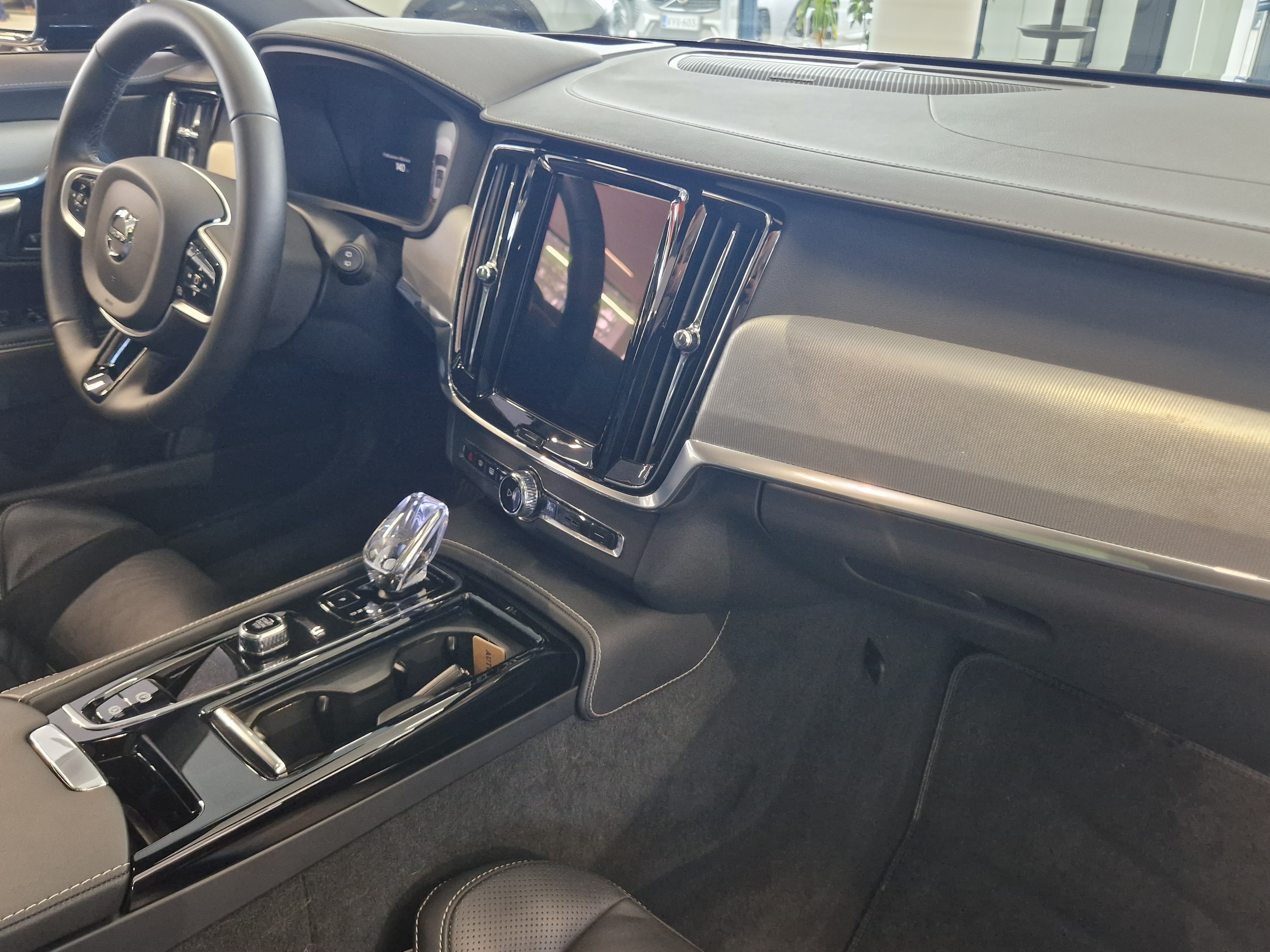 Volvo V90 T8 AWD LONG RANGE CLASSIC DARK AUT