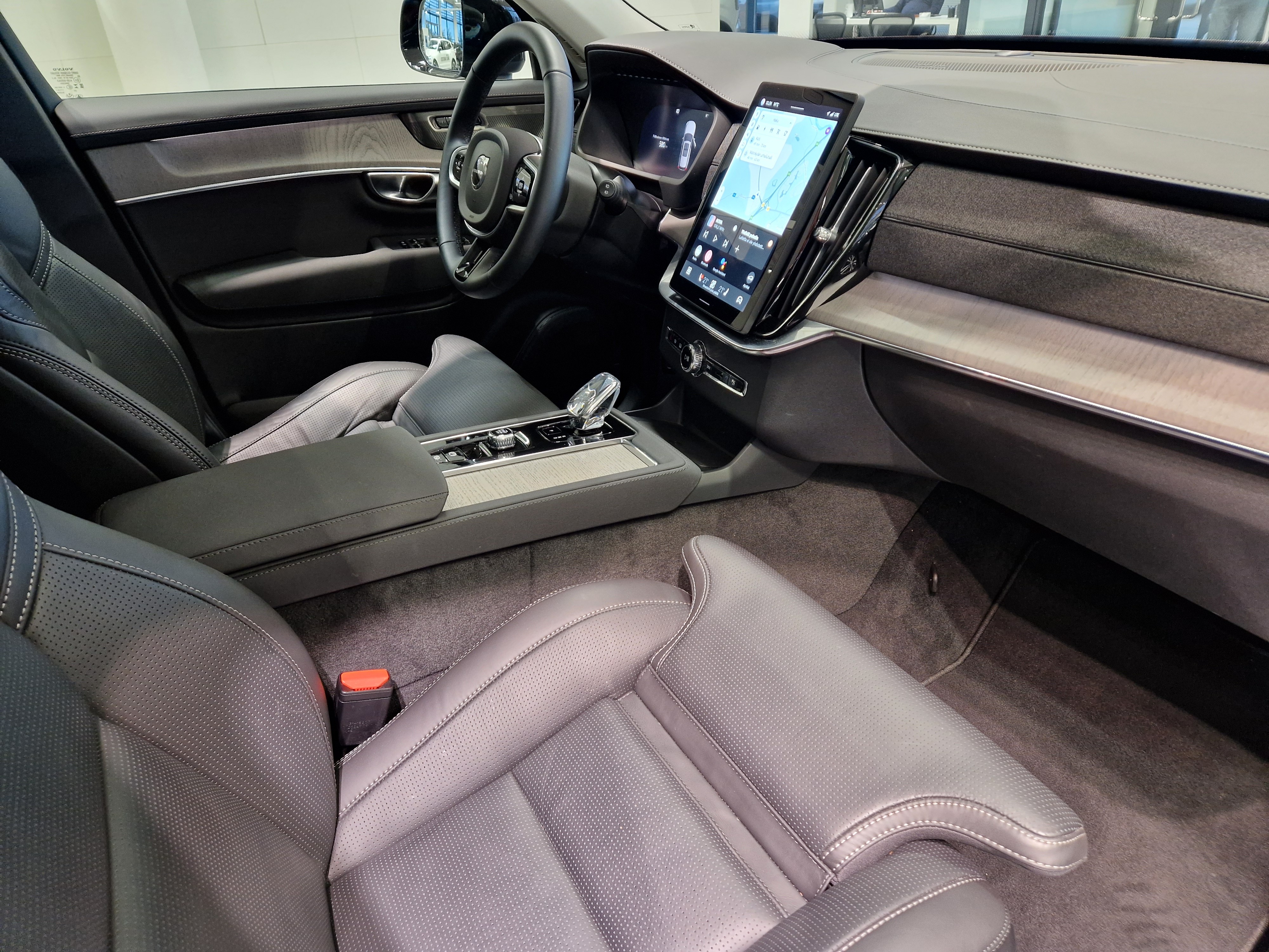 Volvo XC90 T8 AWD LONG RANGE PLUS DARK TAKUU 24KK/40TKM.