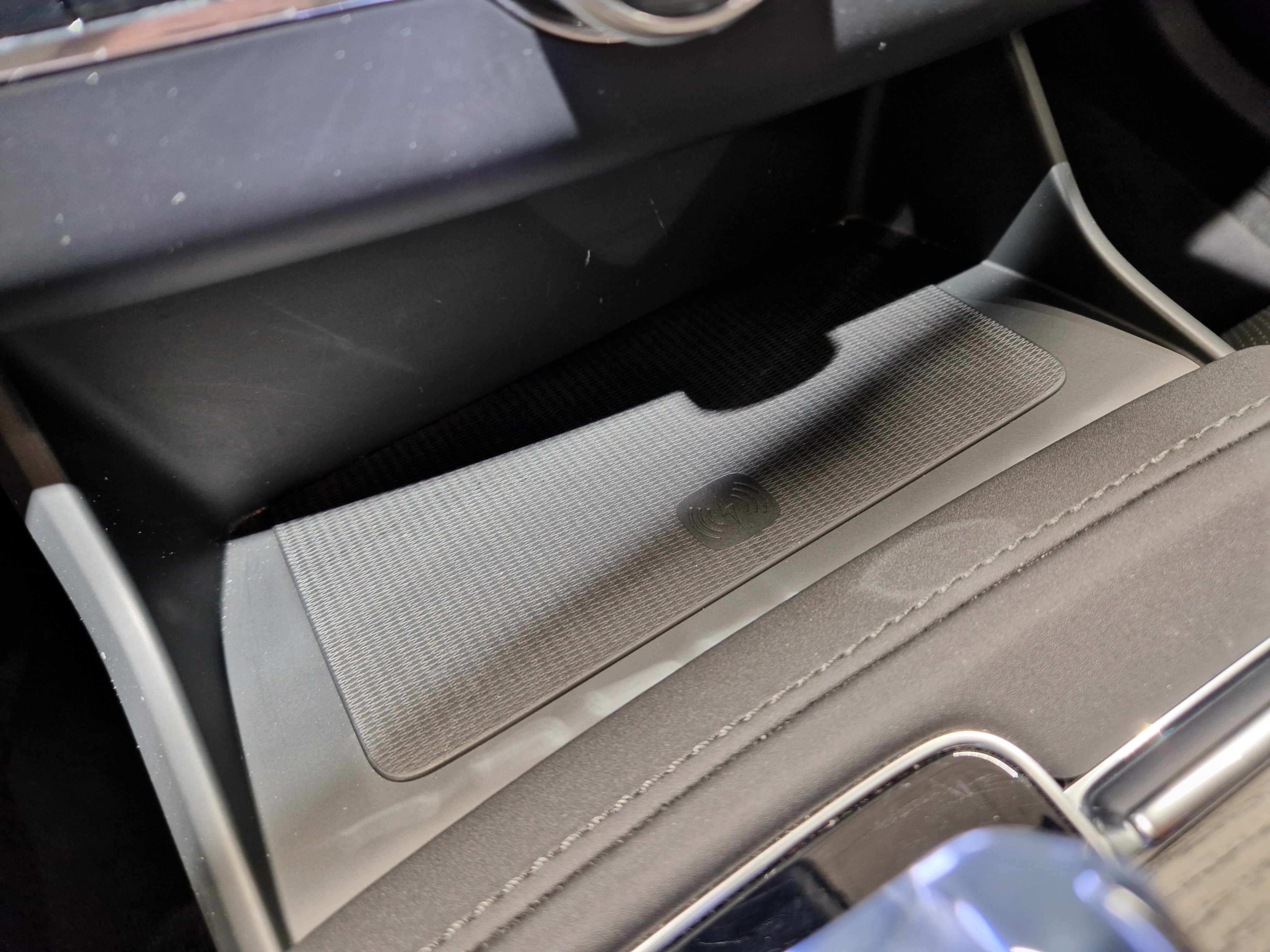 Volvo XC90 T8 AWD LONG RANGE PLUS DARK TAKUU 24KK/40TKM.