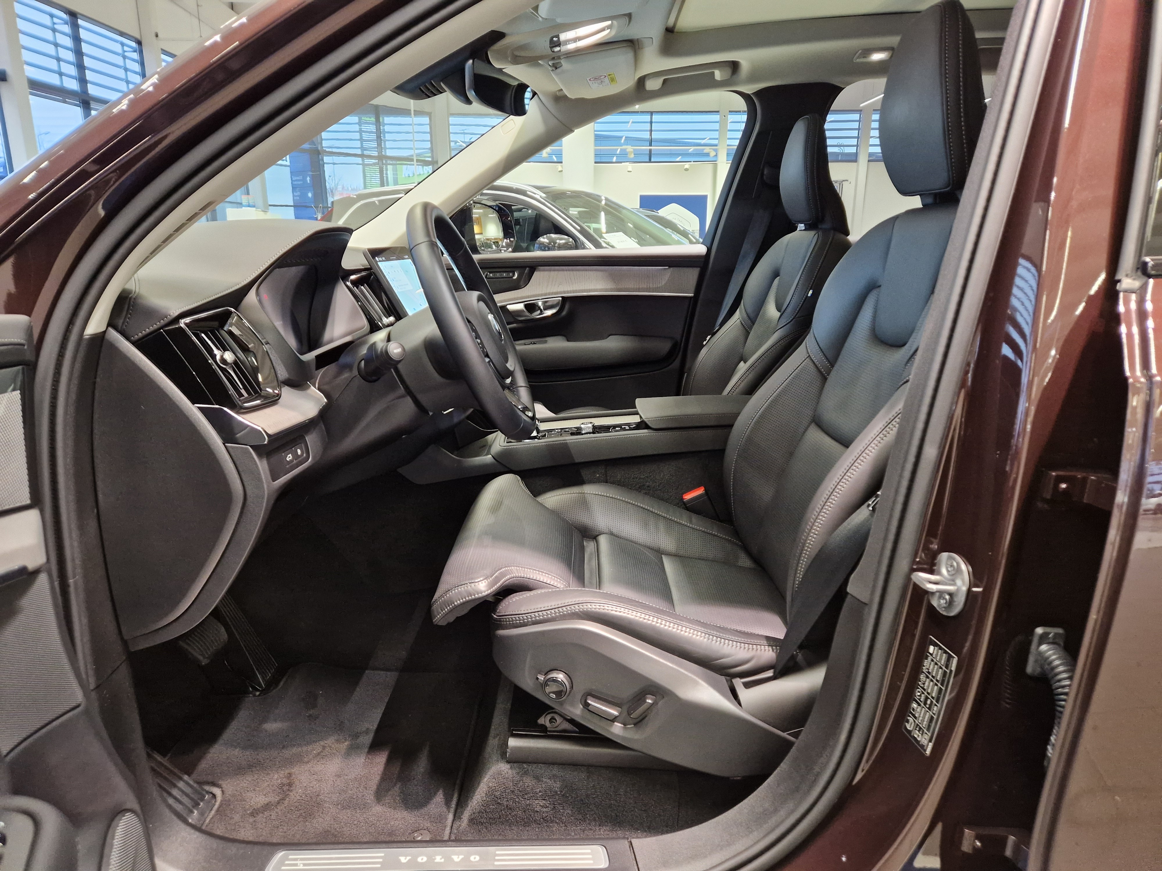 Volvo XC90 T8 AWD LONG RANGE PLUS DARK TAKUU 24KK/40TKM.