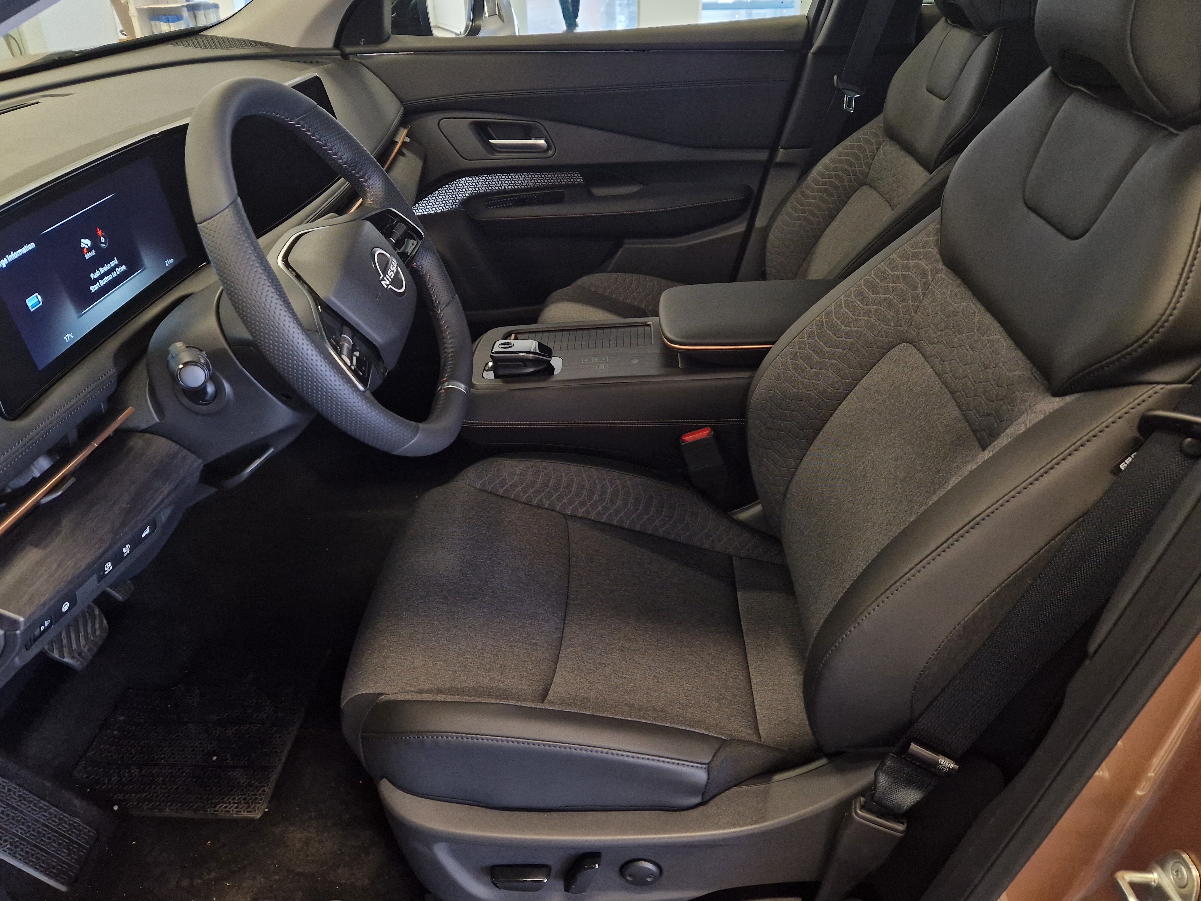 Nissan ARIYA 63KWH ADVANCE 2WD 22KW CHARGER