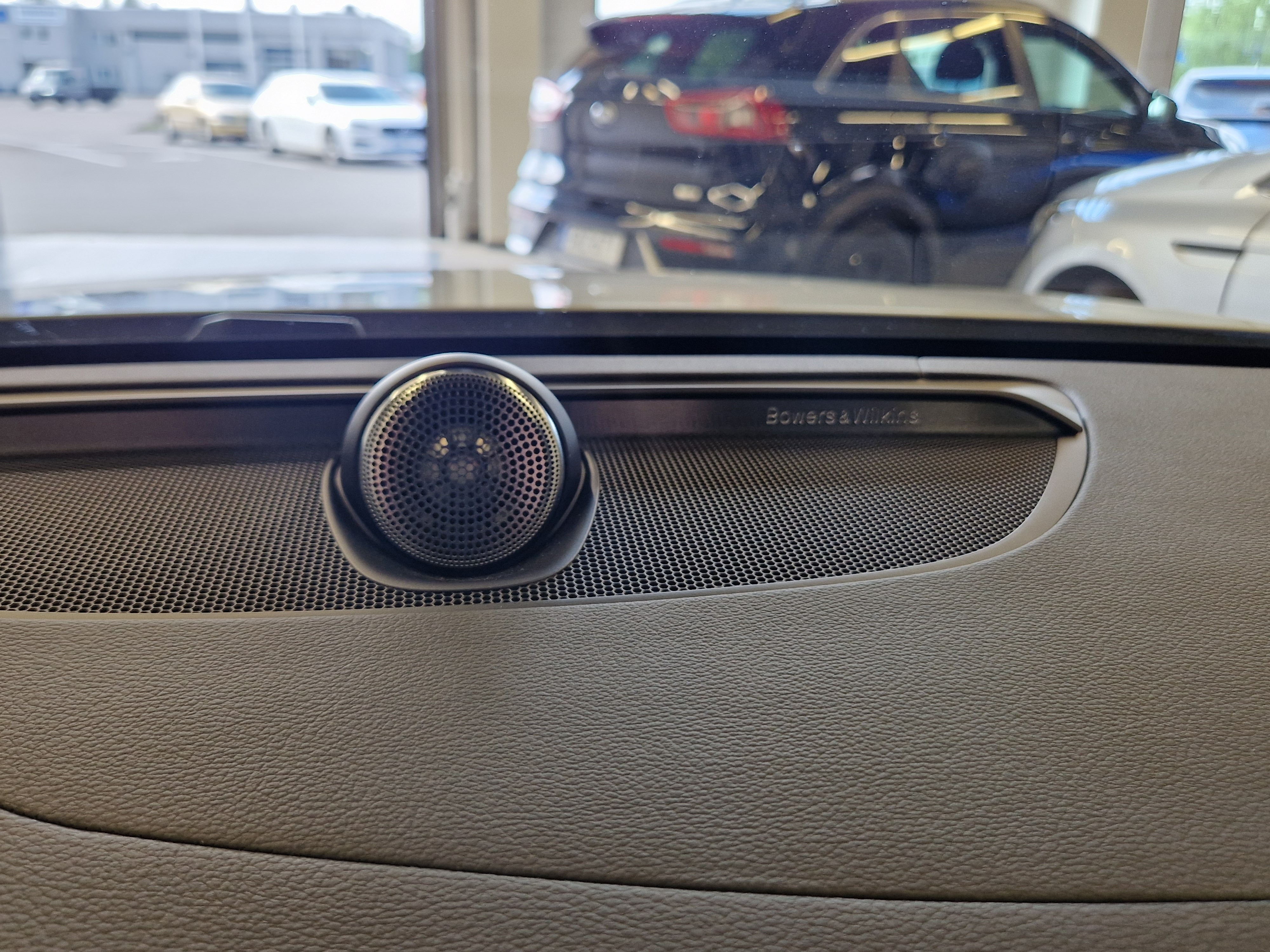 Volvo V60 T8 AWD LONG RANGE ULTRA BRIGHT TAKUU 24KK/40TKM