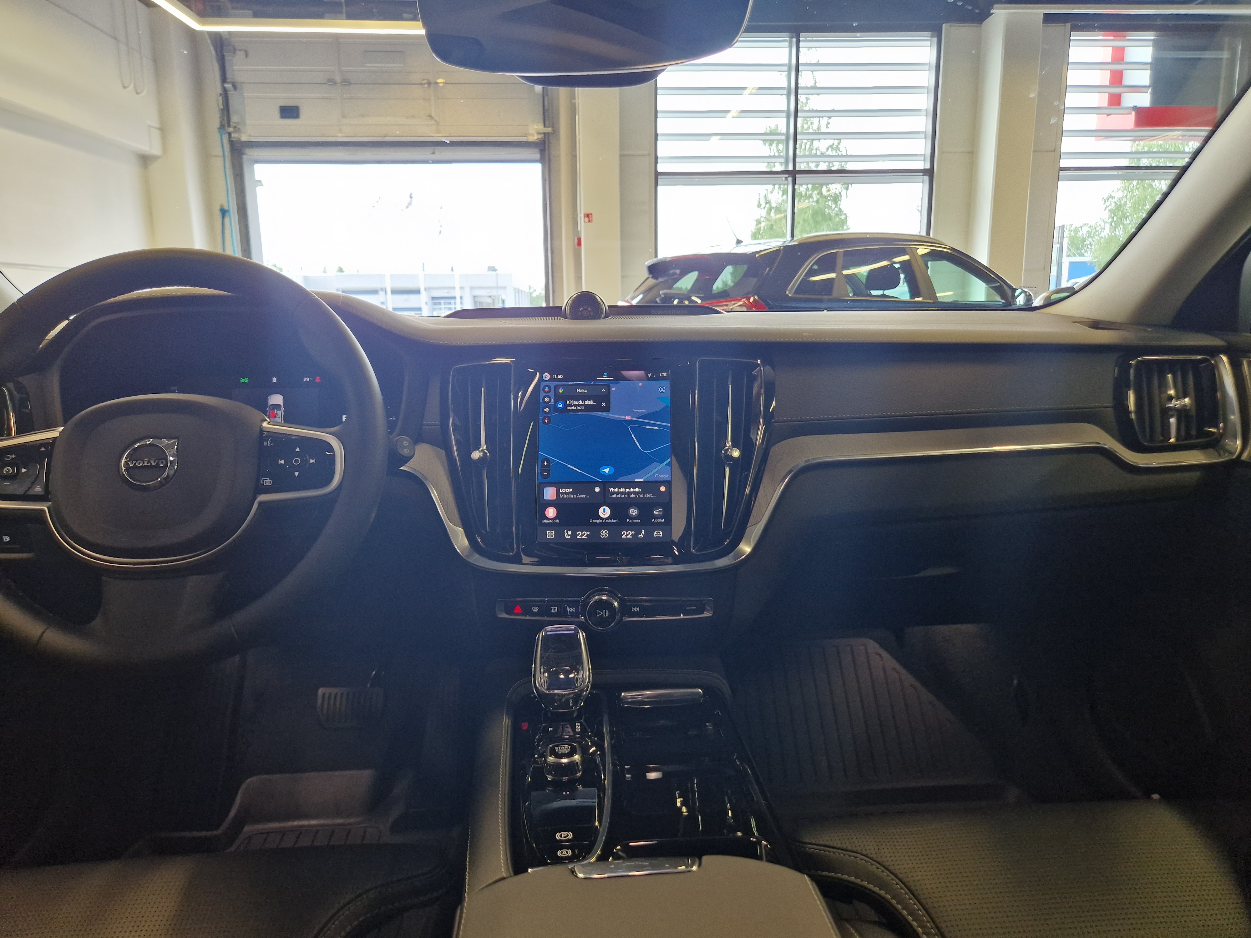 Volvo V60 T8 AWD LONG RANGE ULTRA BRIGHT TAKUU 24KK/40TKM