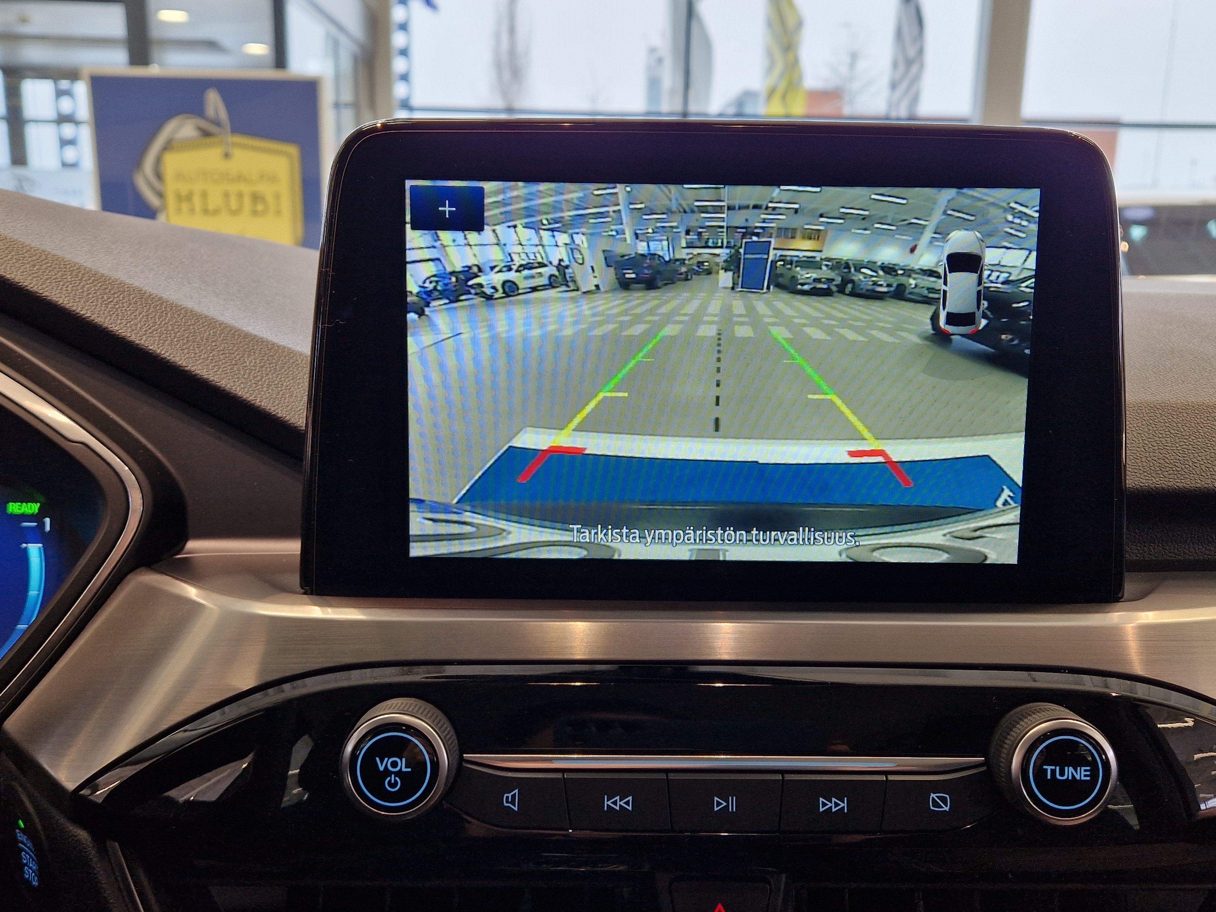 Ford KUGA 2,5 LADATTAVA HYBRIDI (PHEV) 225HV CVT FWD TITANIU