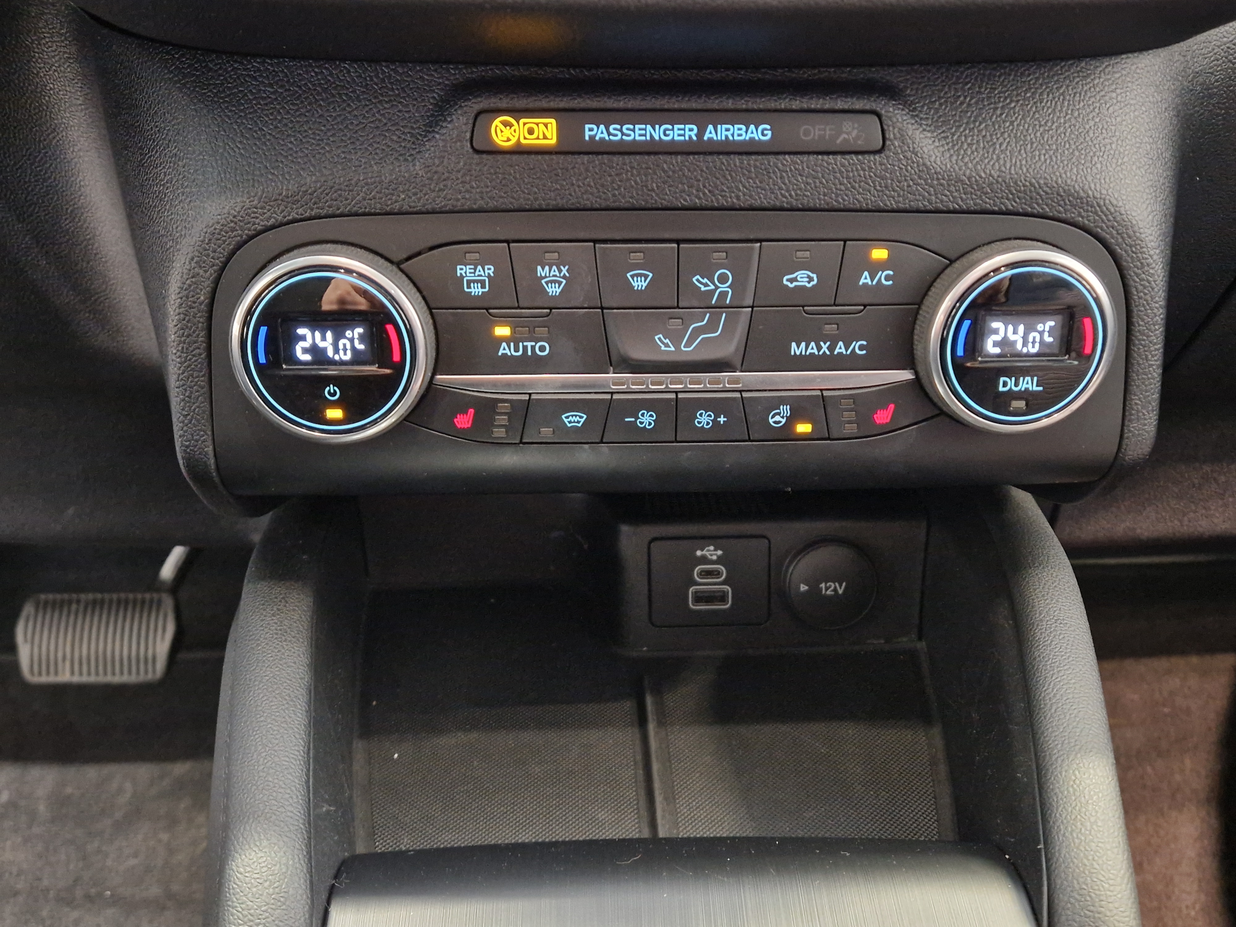 Ford KUGA 2,5 LADATTAVA HYBRIDI (PHEV) 225HV CVT FWD TITANIU