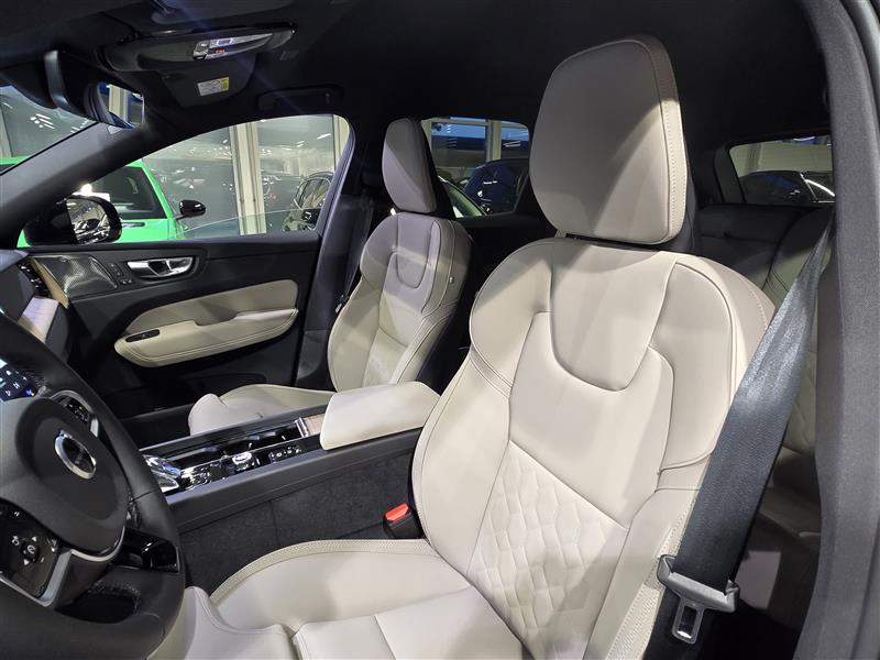 Volvo XC60 T6 AWD LONG RANGE PLUS DARK.