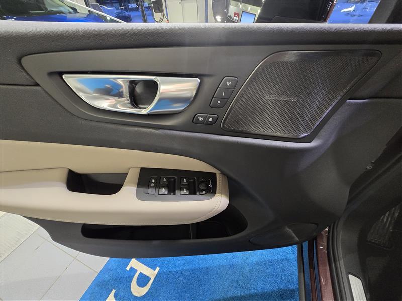 Volvo XC60 T6 AWD LONG RANGE PLUS DARK.