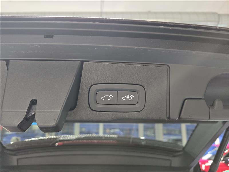 Volvo XC60 T6 AWD LONG RANGE PLUS DARK.