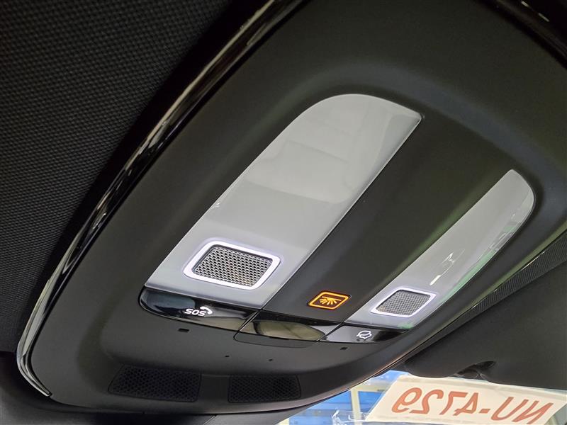 Volvo XC60 T6 AWD LONG RANGE PLUS DARK.