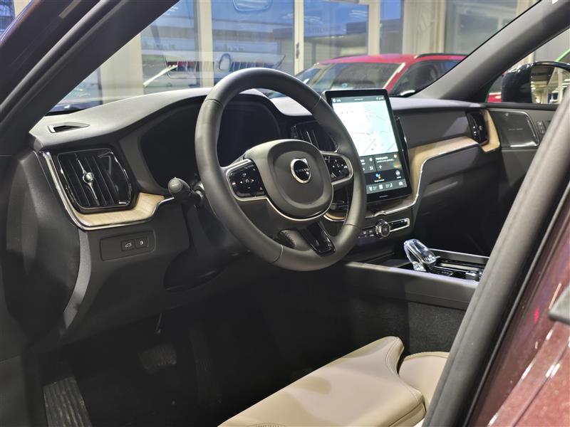 Volvo XC60 T6 AWD LONG RANGE PLUS DARK.