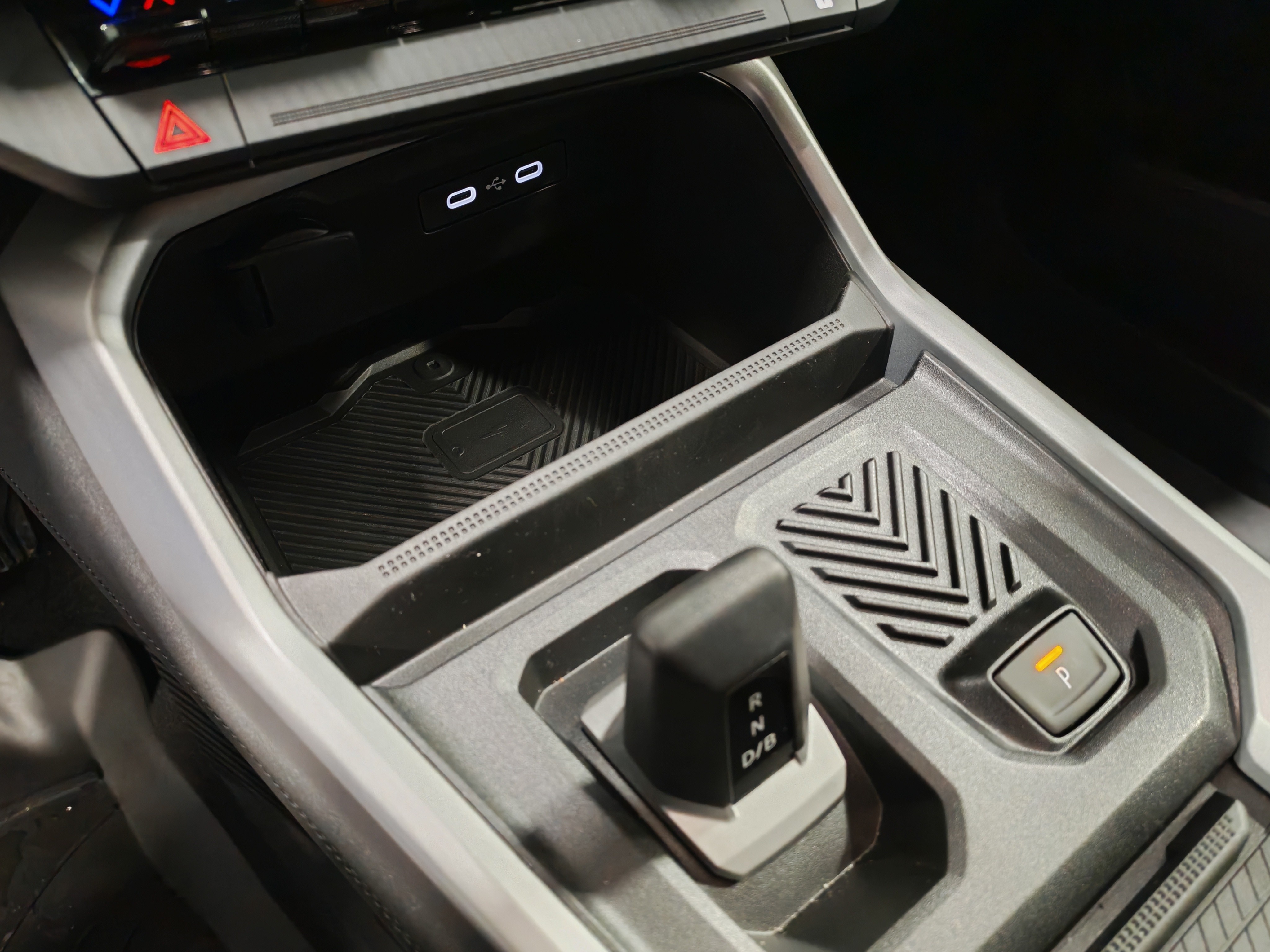 Dacia BIGSTER HYBRID 155 4X2 JOURNEY.