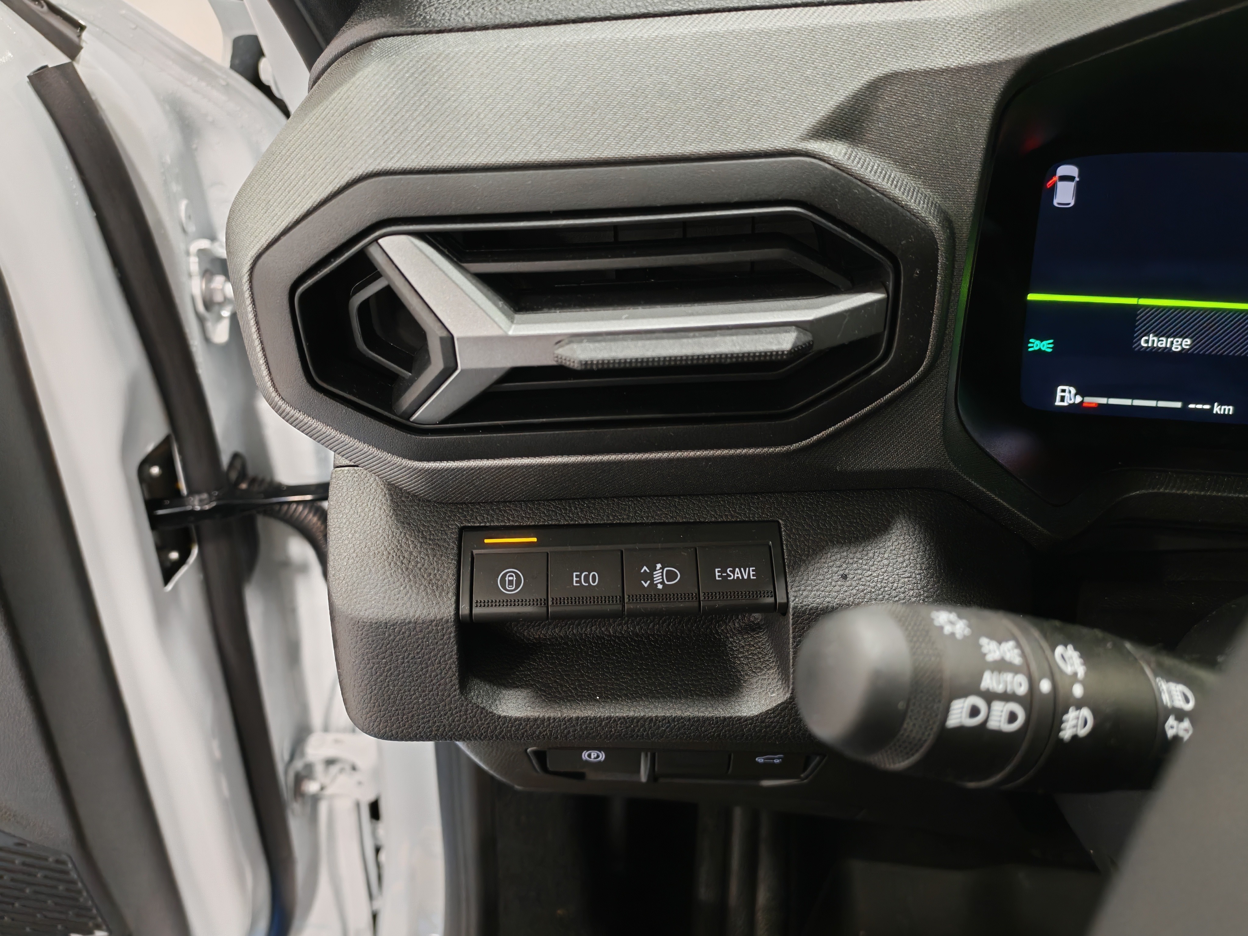 Dacia BIGSTER HYBRID 155 4X2 JOURNEY.