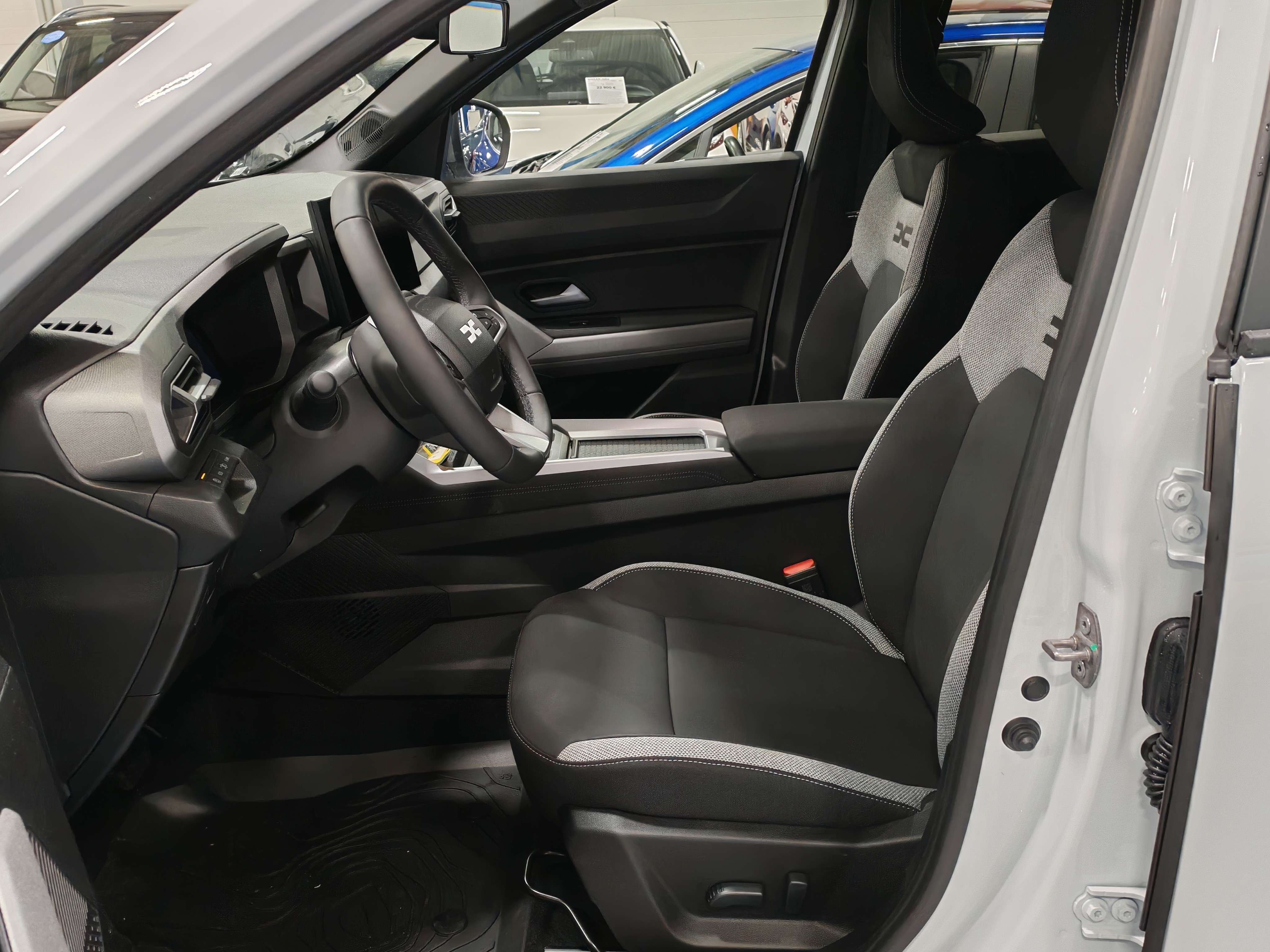Dacia BIGSTER HYBRID 155 4X2 JOURNEY.