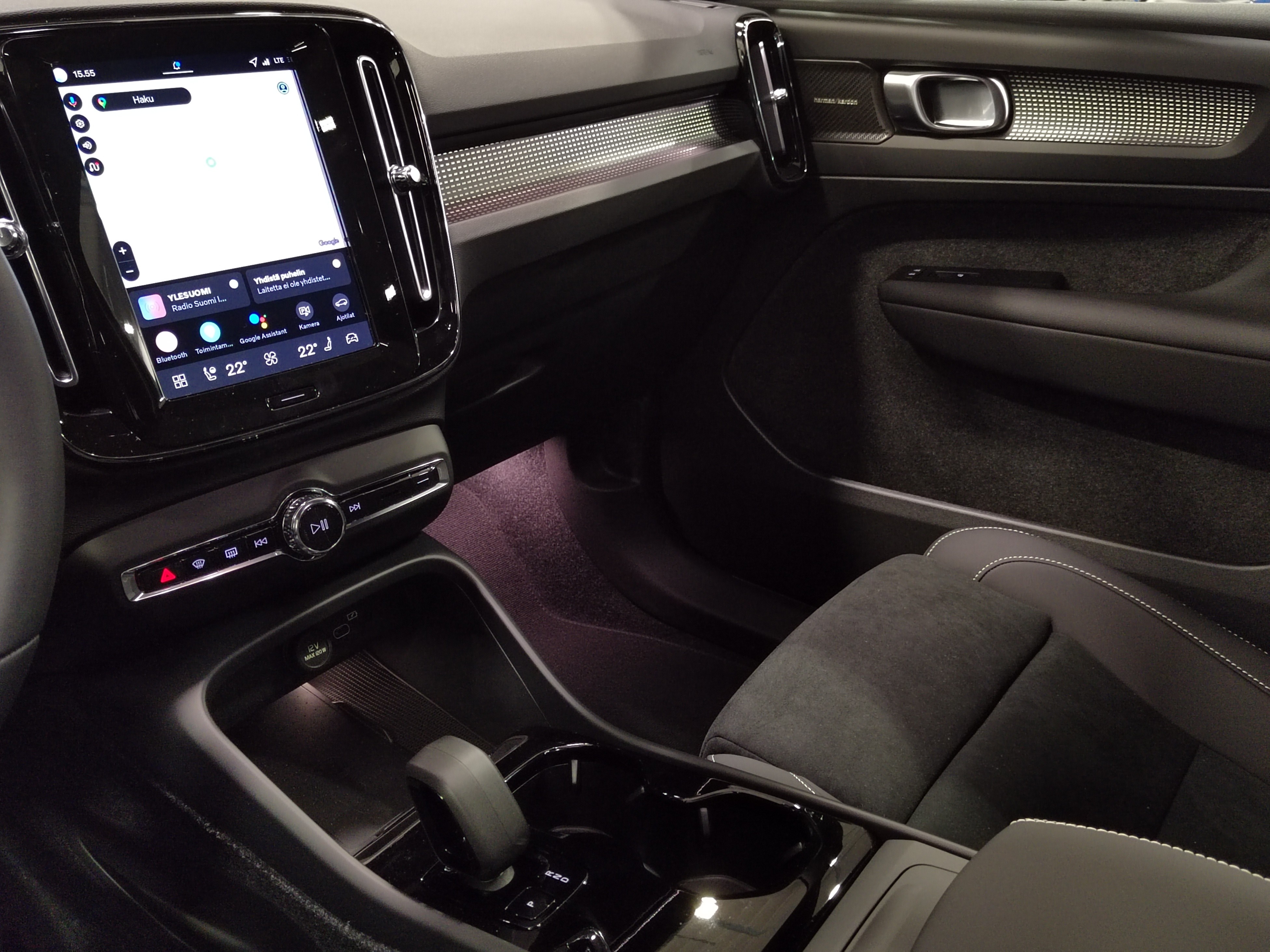 Volvo EC40 TWIN PERFORMANCE ULTRA BLACK EDITION