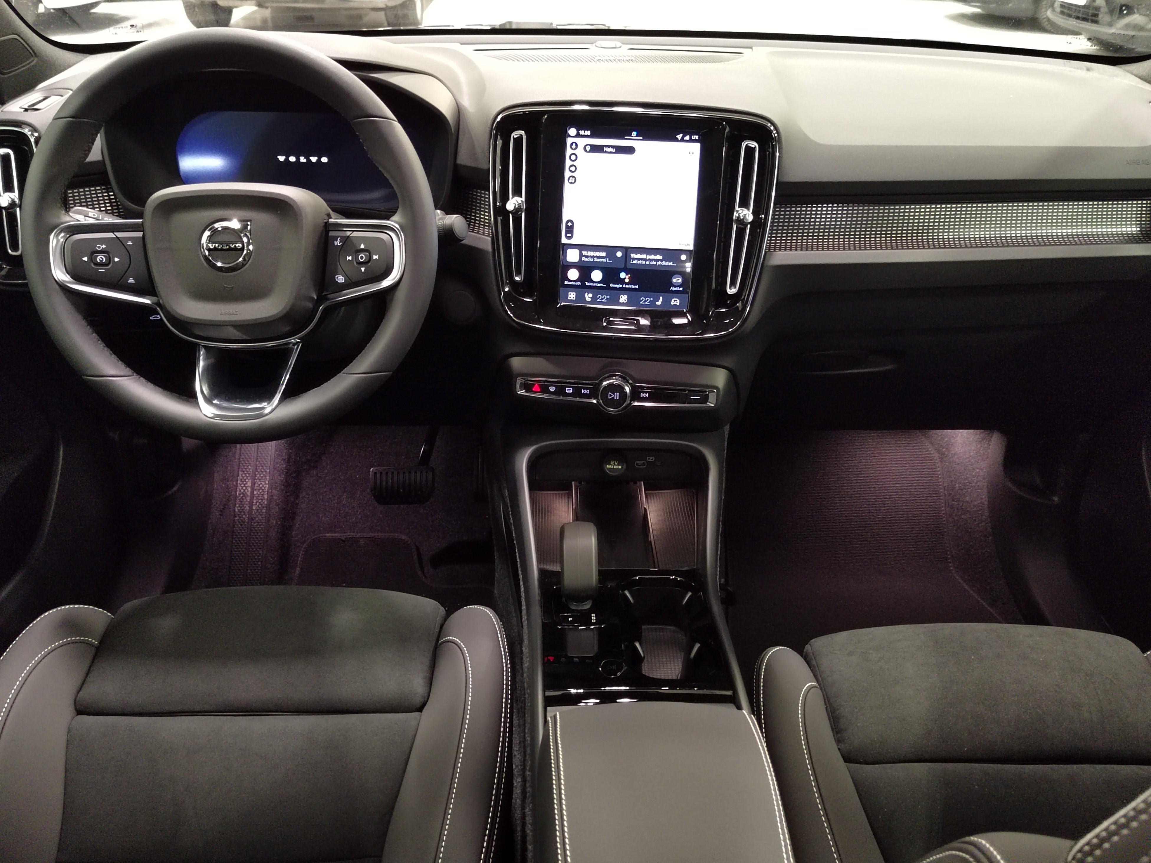 Volvo EC40 TWIN PERFORMANCE ULTRA BLACK EDITION