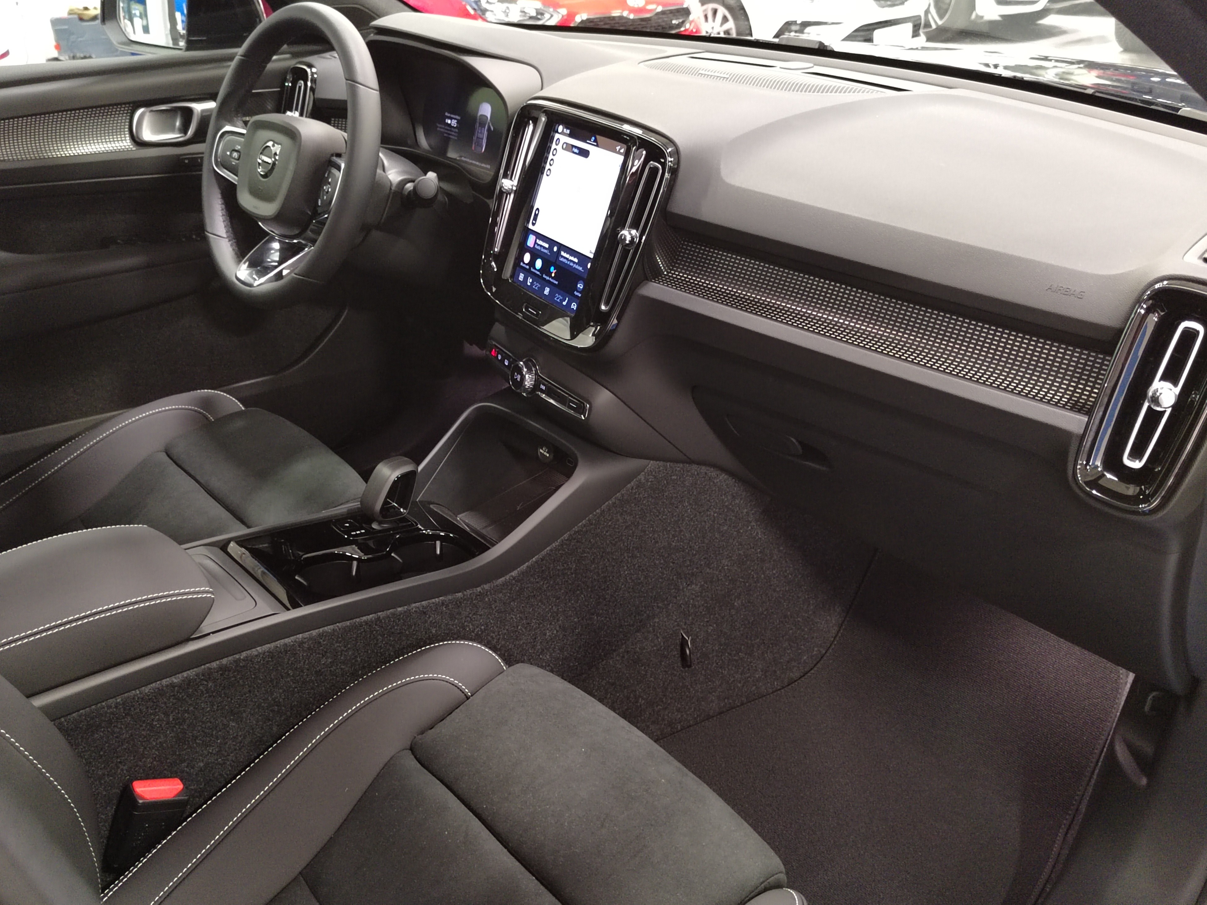 Volvo EC40 TWIN PERFORMANCE ULTRA BLACK EDITION