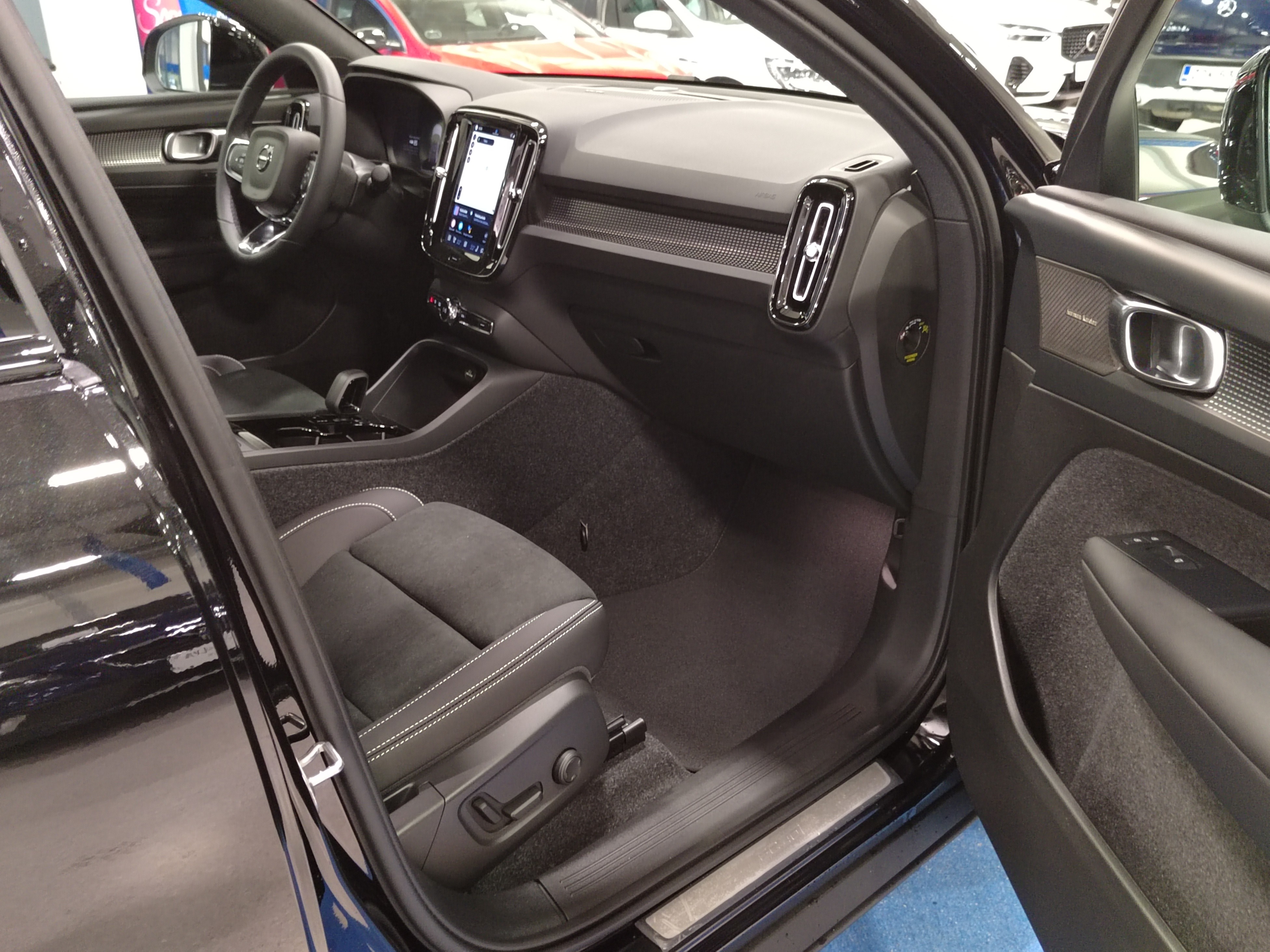 Volvo EC40 TWIN PERFORMANCE ULTRA BLACK EDITION