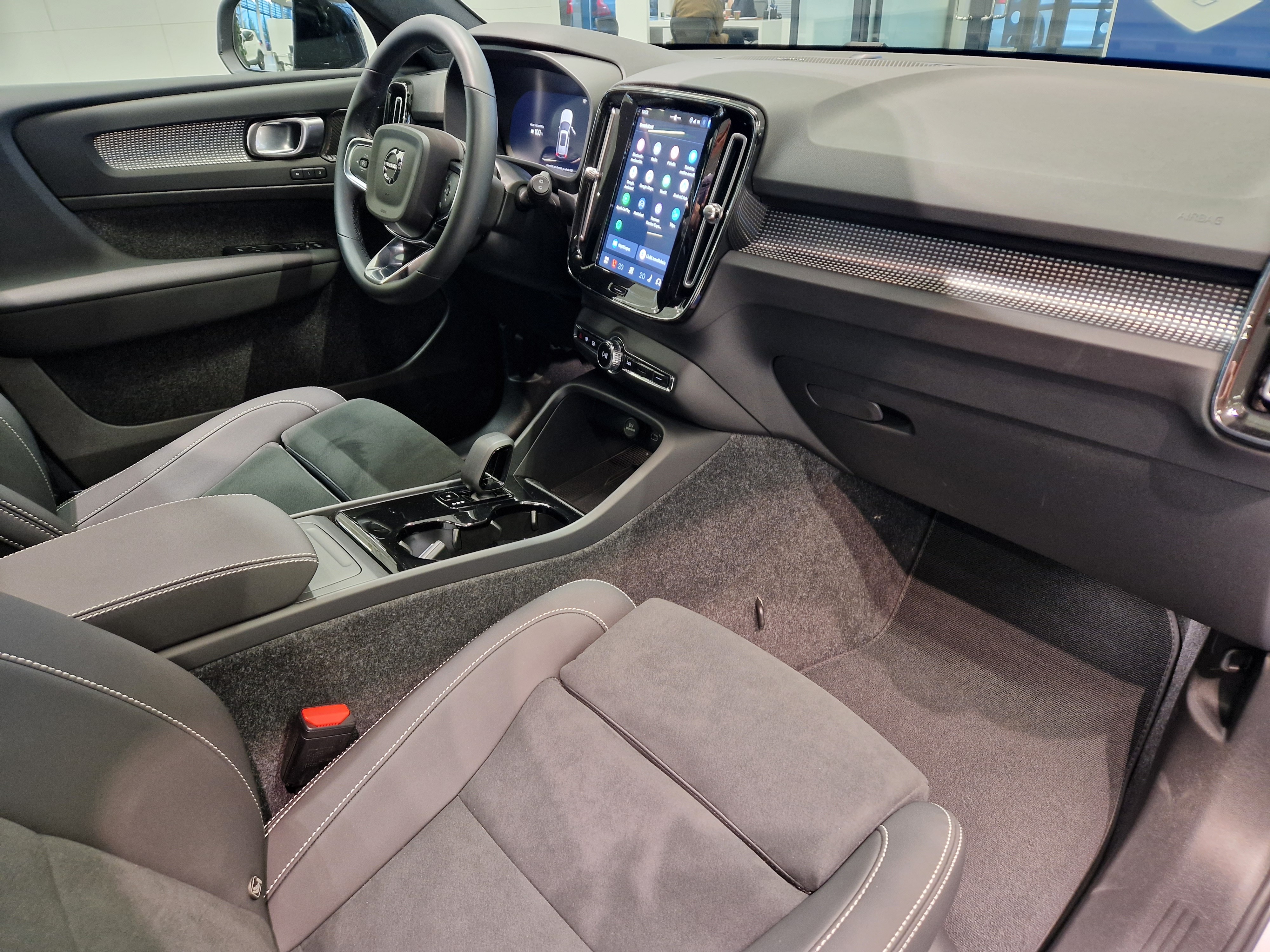 Volvo EX40 TWIN ULTRA.
