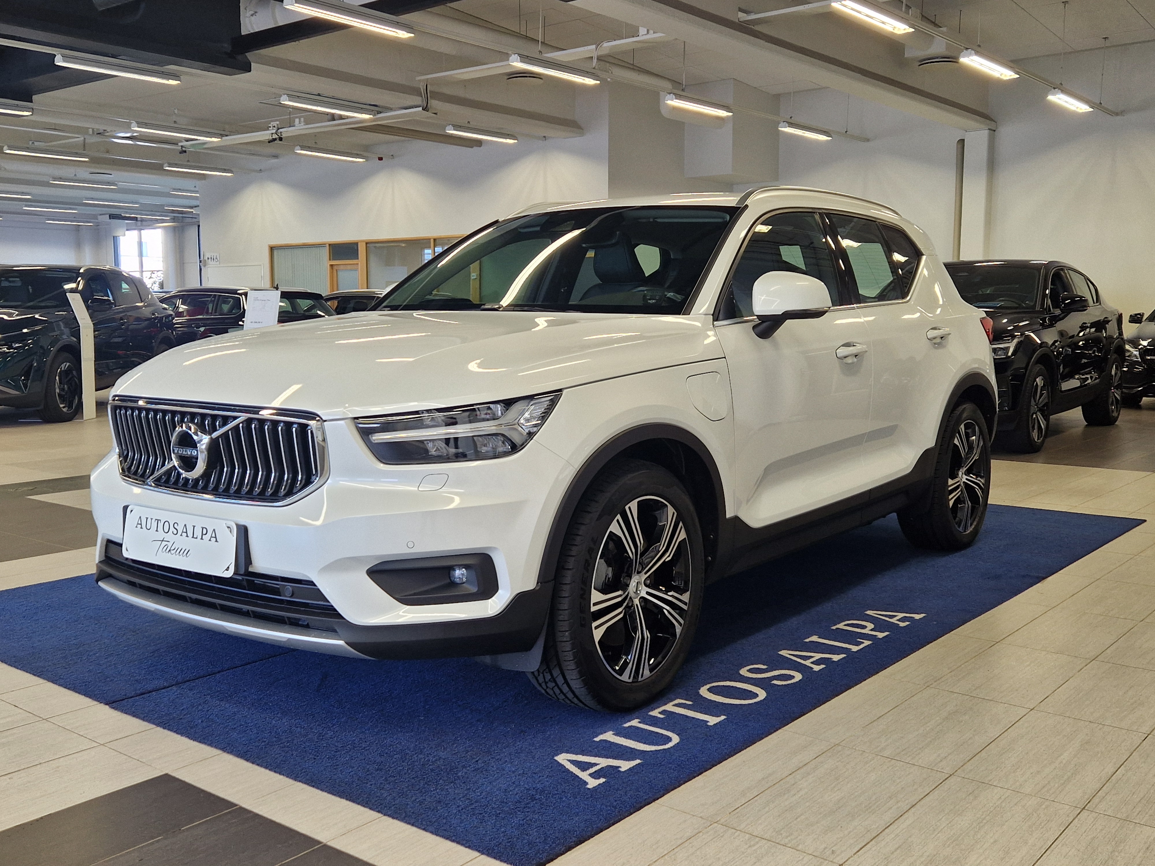 Volvo XC40 T5 TWIN ENGINE INSCRIPTION TAKUU 24KK/40TKM