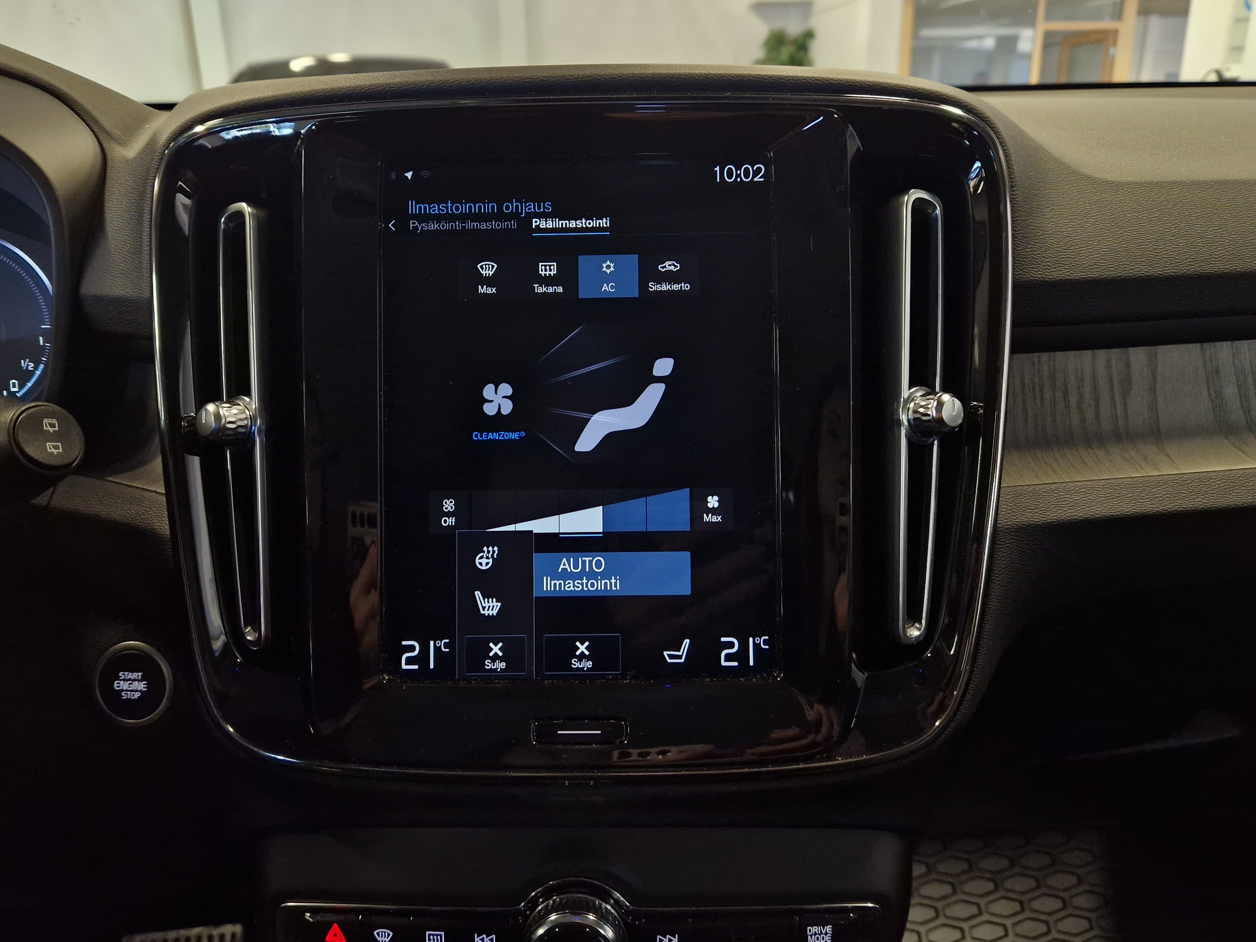 Volvo XC40 T5 TWIN ENGINE INSCRIPTION TAKUU 24KK/40TKM