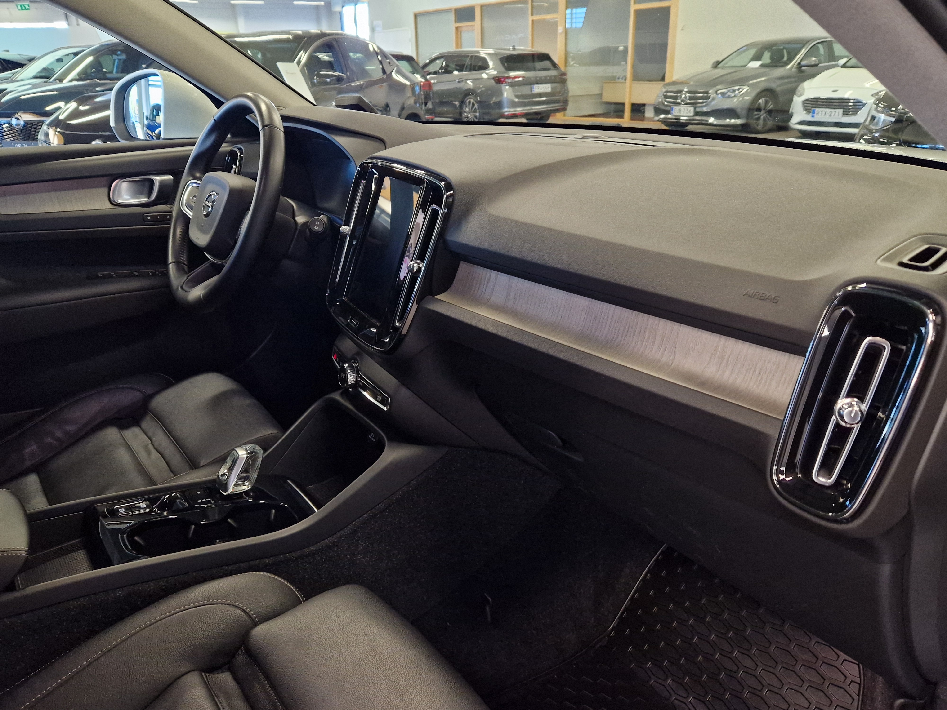 Volvo XC40 T5 TWIN ENGINE INSCRIPTION TAKUU 24KK/40TKM