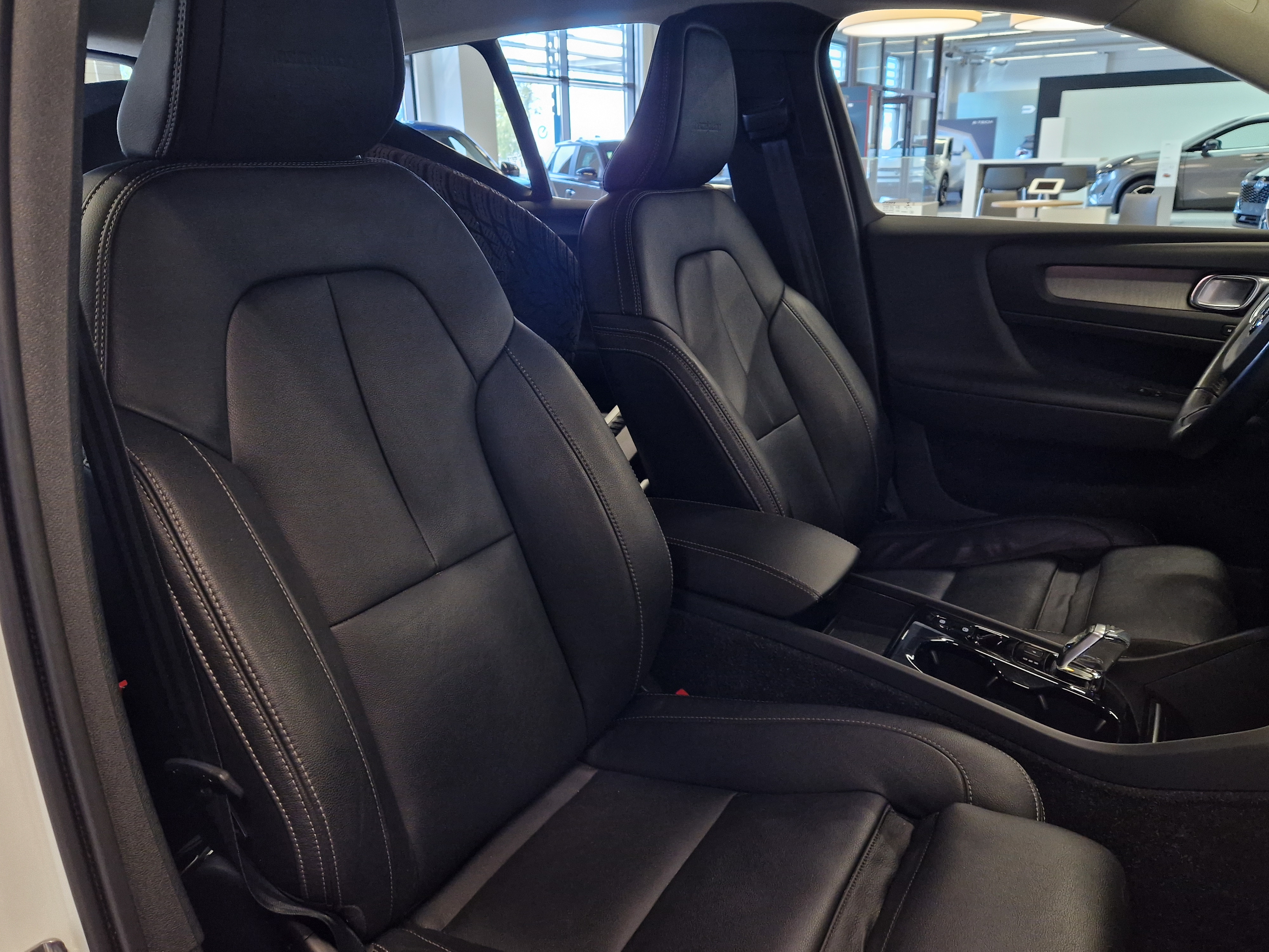 Volvo XC40 T5 TWIN ENGINE INSCRIPTION TAKUU 24KK/40TKM