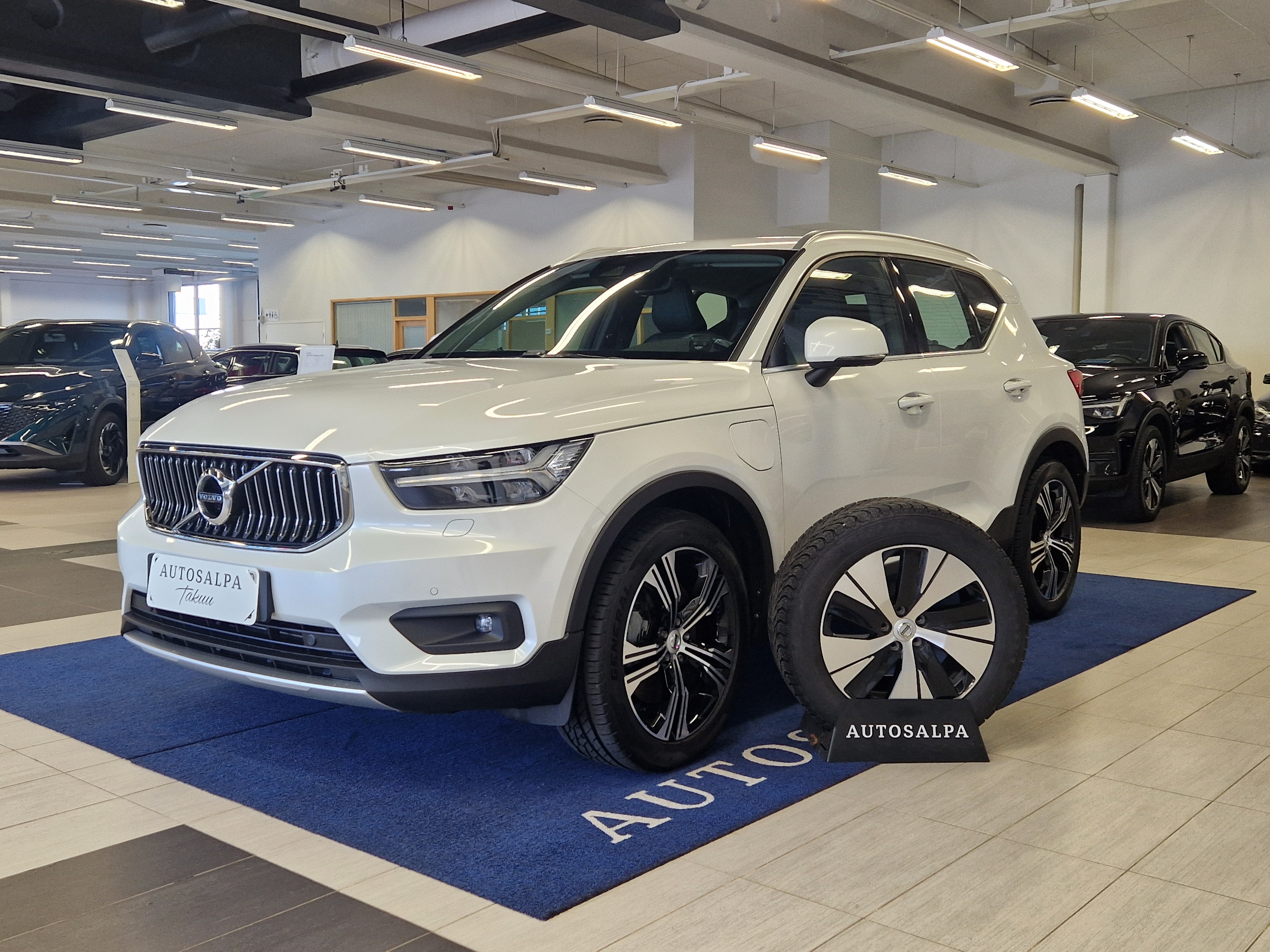 Volvo XC40 T5 TWIN ENGINE INSCRIPTION TAKUU 24KK/40TKM