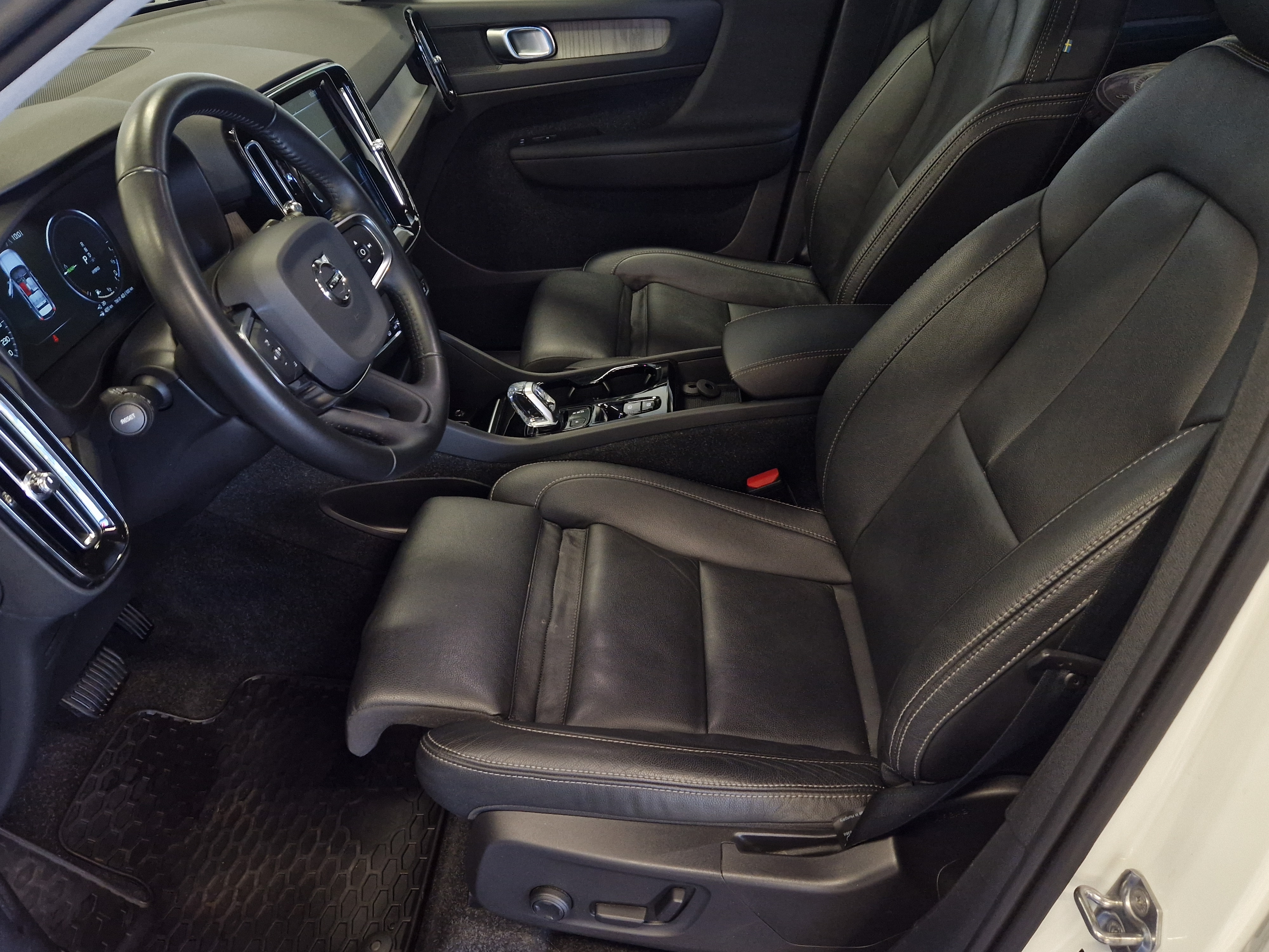 Volvo XC40 T5 TWIN ENGINE INSCRIPTION TAKUU 24KK/40TKM