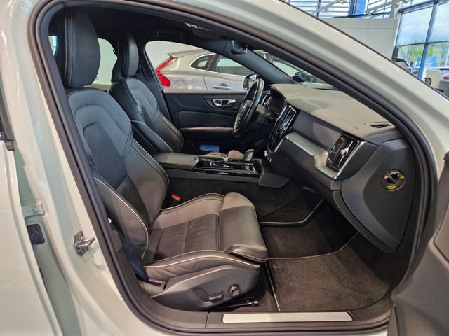 Volvo V60 T8 TWE AWD R-DESIGN TAKUU 24KK/40TKM