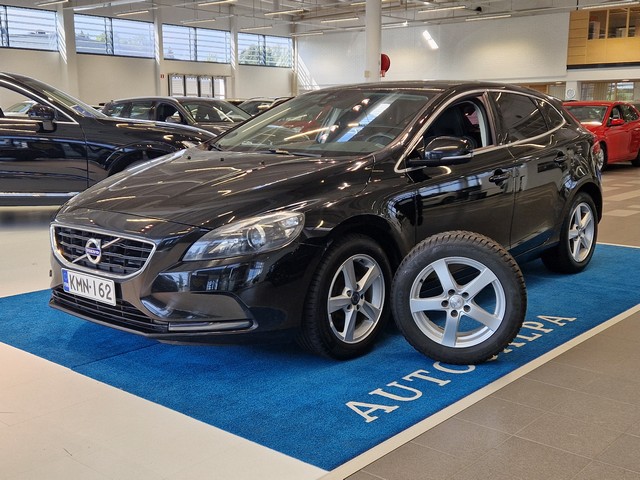Volvo V40 T2 MOMENTUM